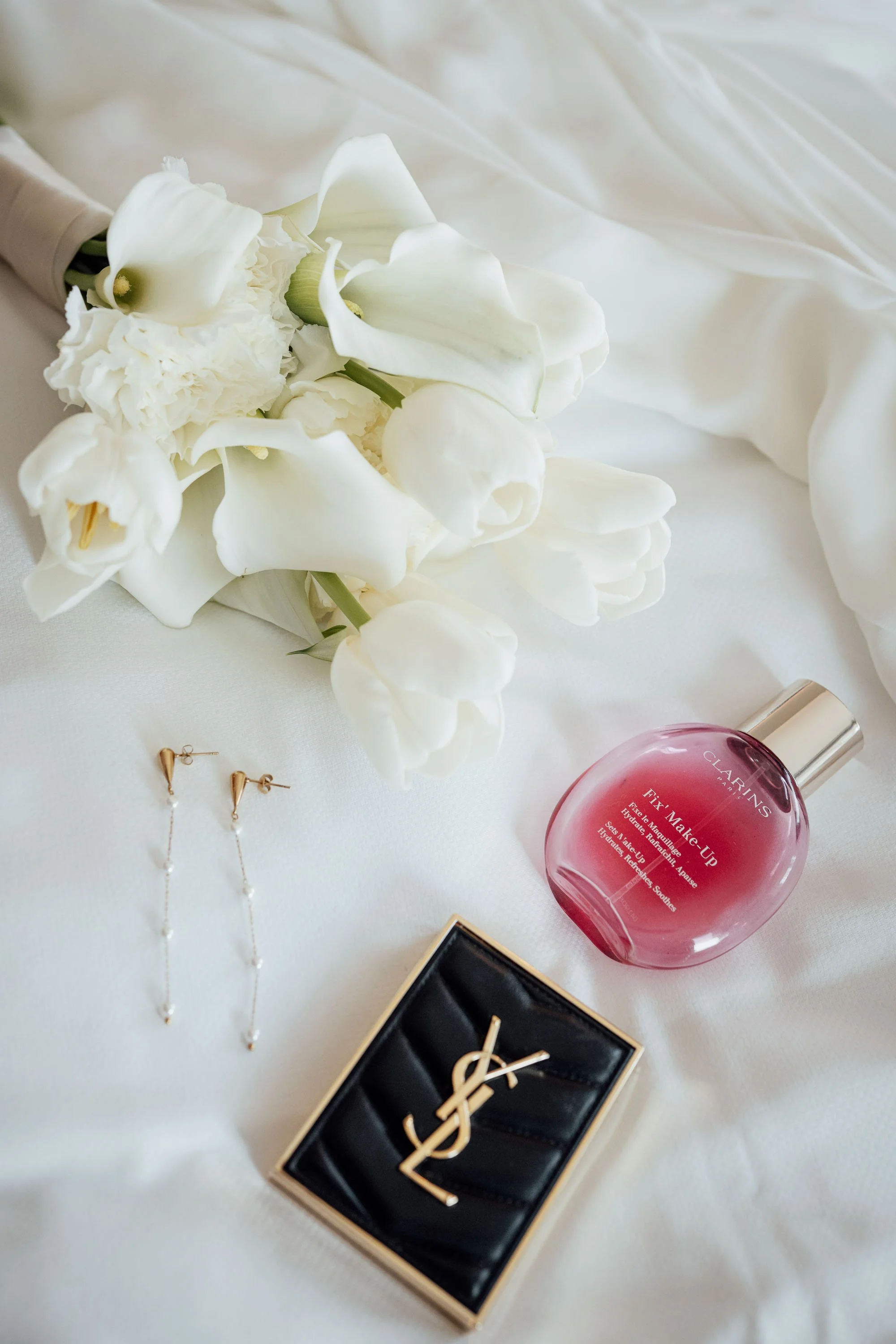 wedding-flatlay-bridal-bouquet-wedding-photographer.jpg