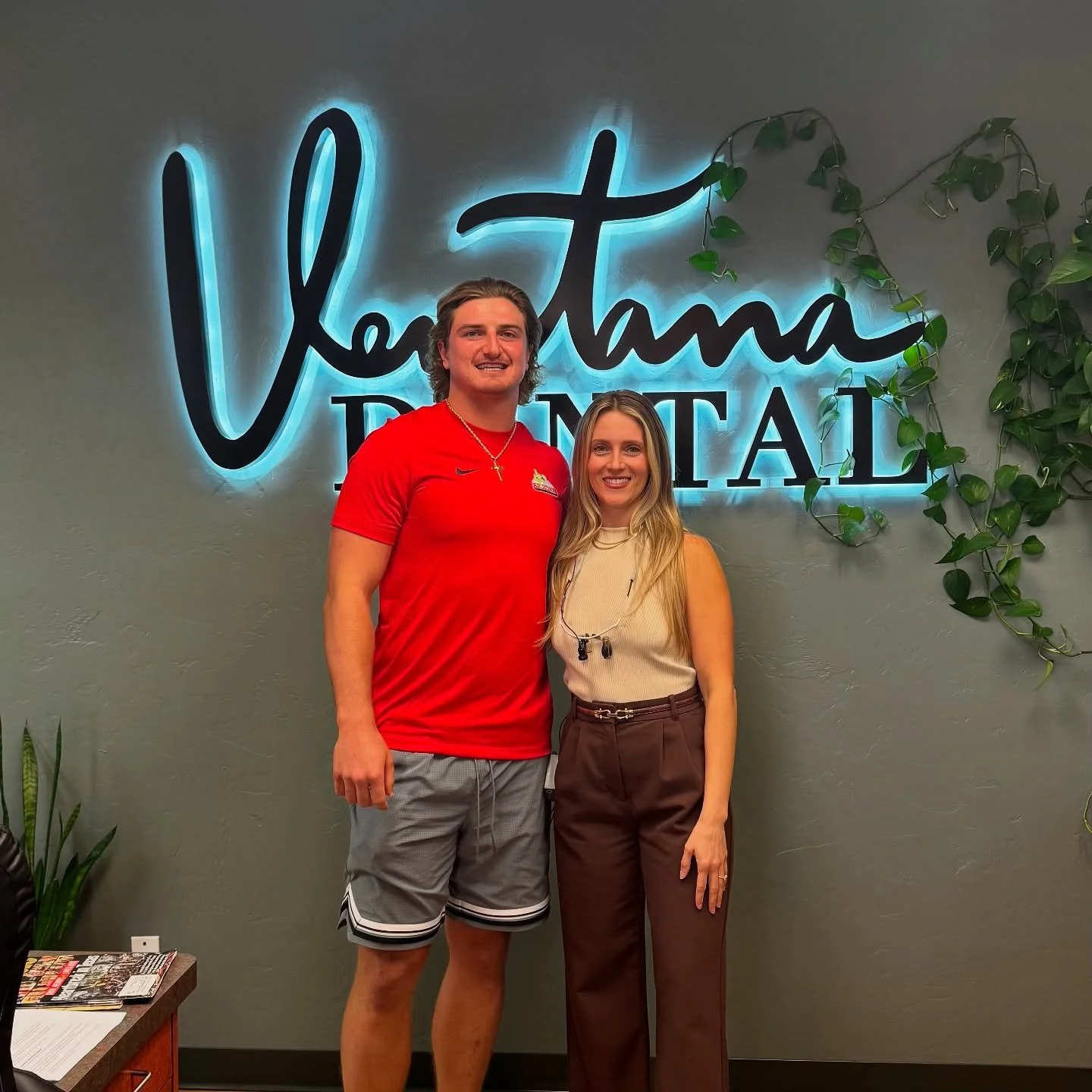 So great having @_rileywilsonnn back in the office! We brightened that smile up. 🐻⬇️ 

If you&rsquo;ve been thinking about upgrading your smile, I&rsquo;ve got you covered ✨

#uofarizona #arizonafootball #beardown #cosmeticdentistry #aesthticdentist