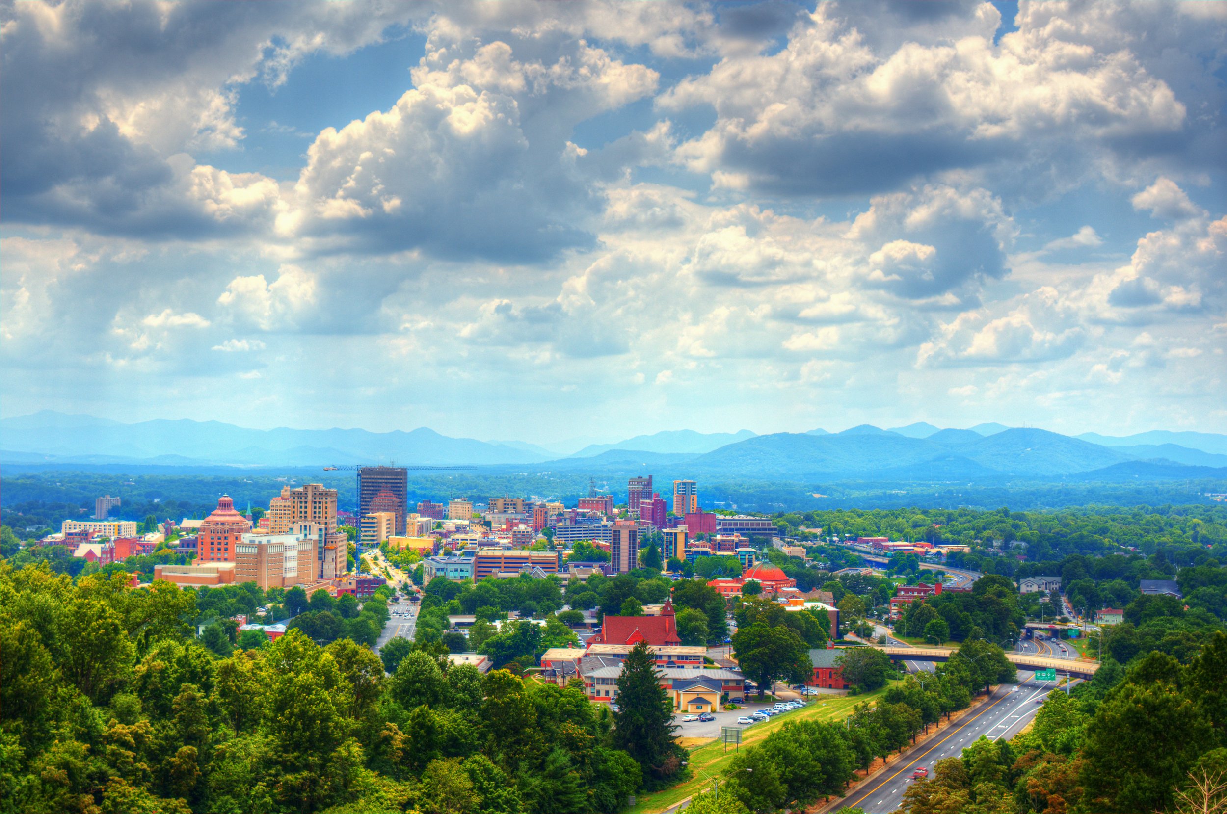 us-asheville-nc-skyline-mountains.jpg