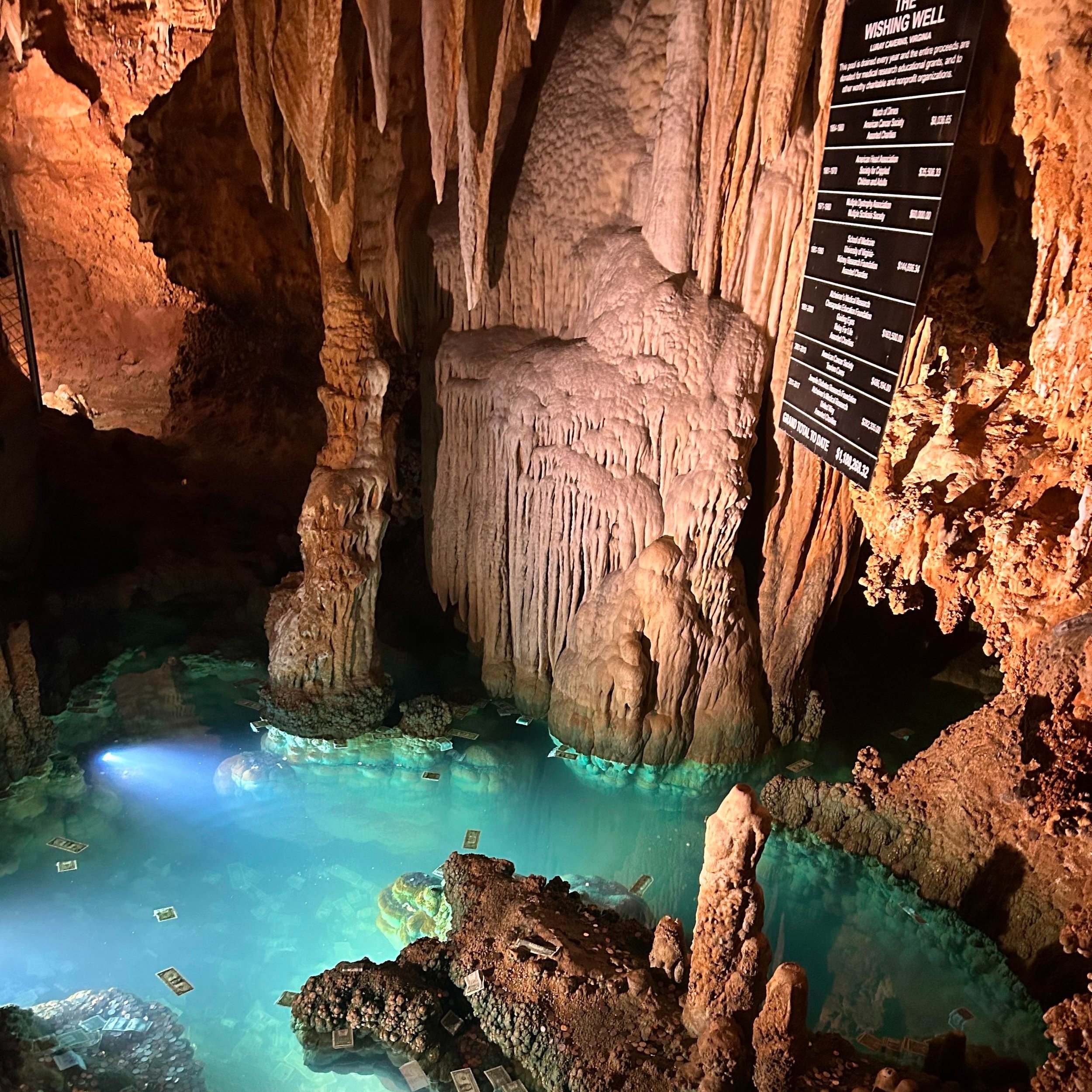 luray-cave-in-virginia-v0-6s6oau6j9igd1.jpg