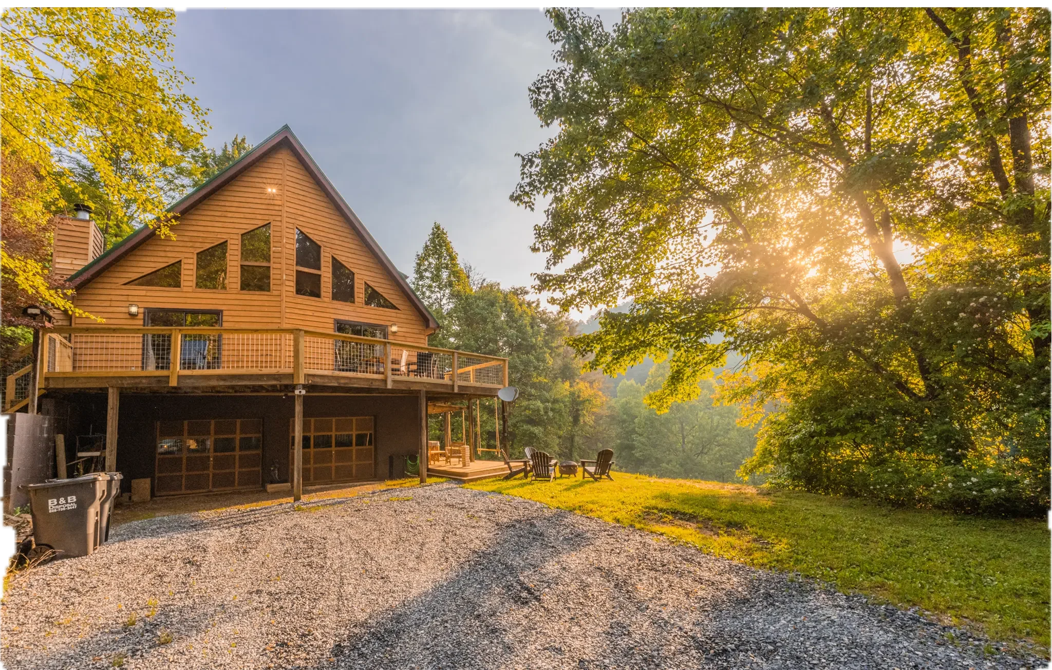 Le Three Little Bears Retreat annonce son ouverture estivale : une escapade en montagne tout compris, revisitée dans un style safari, dans les Great Smoky Mountains