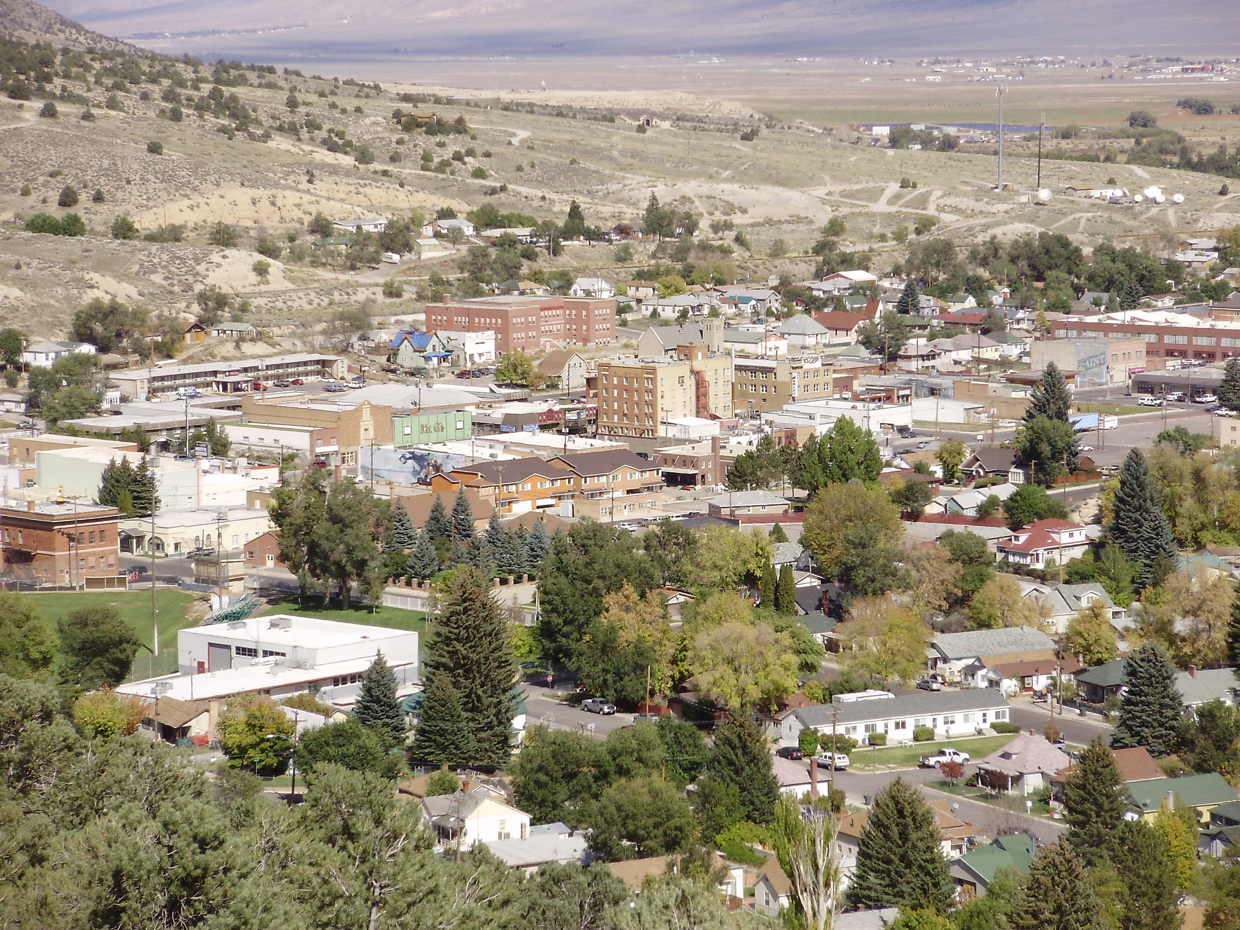 2012-10-08_View_of_downtown_Ely_in_Nevada_from_the_lower_slopes_of_Ward_Mountain.jpeg
