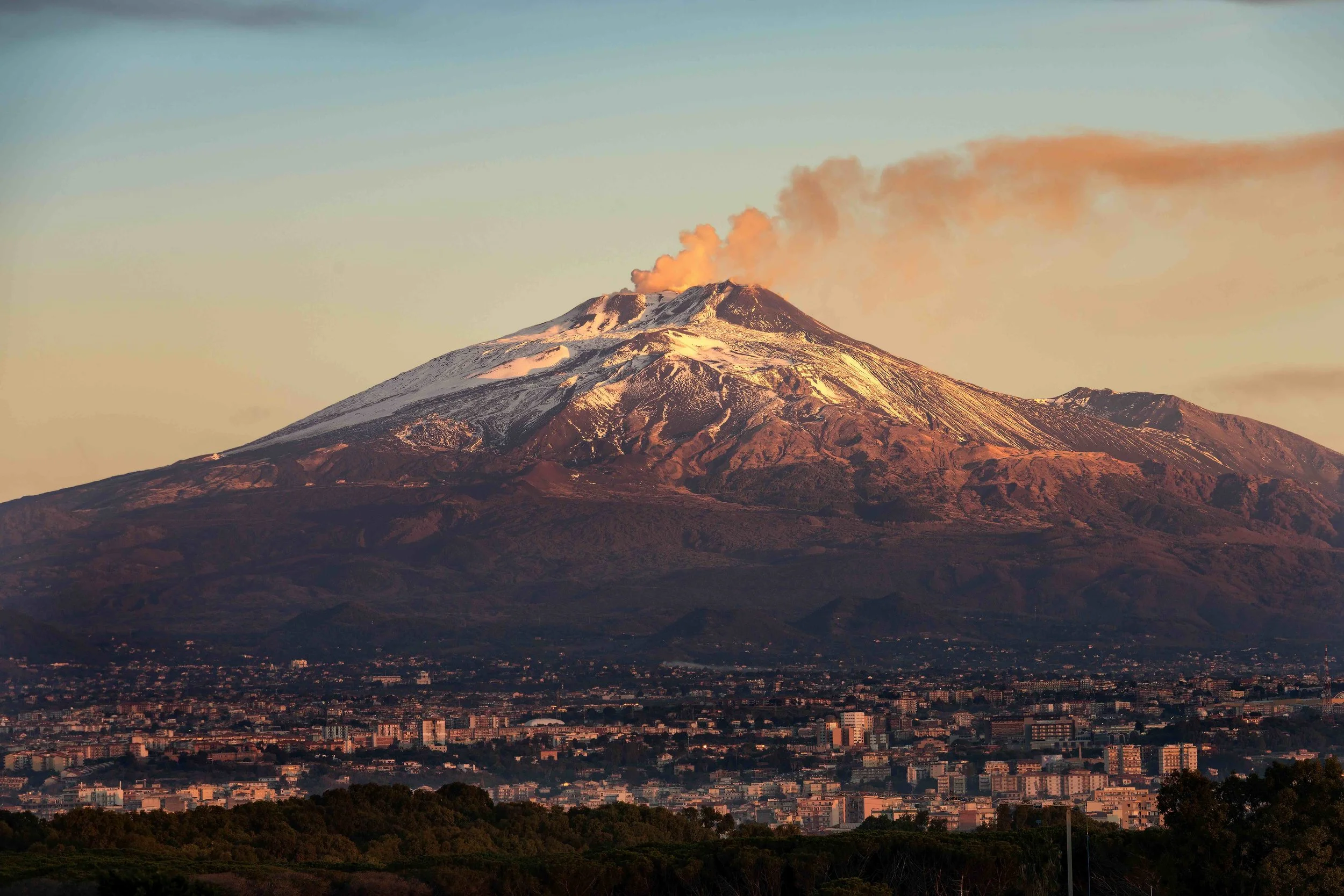 20210310132722-etna-sicilia-gettyimages-894433170.jpeg