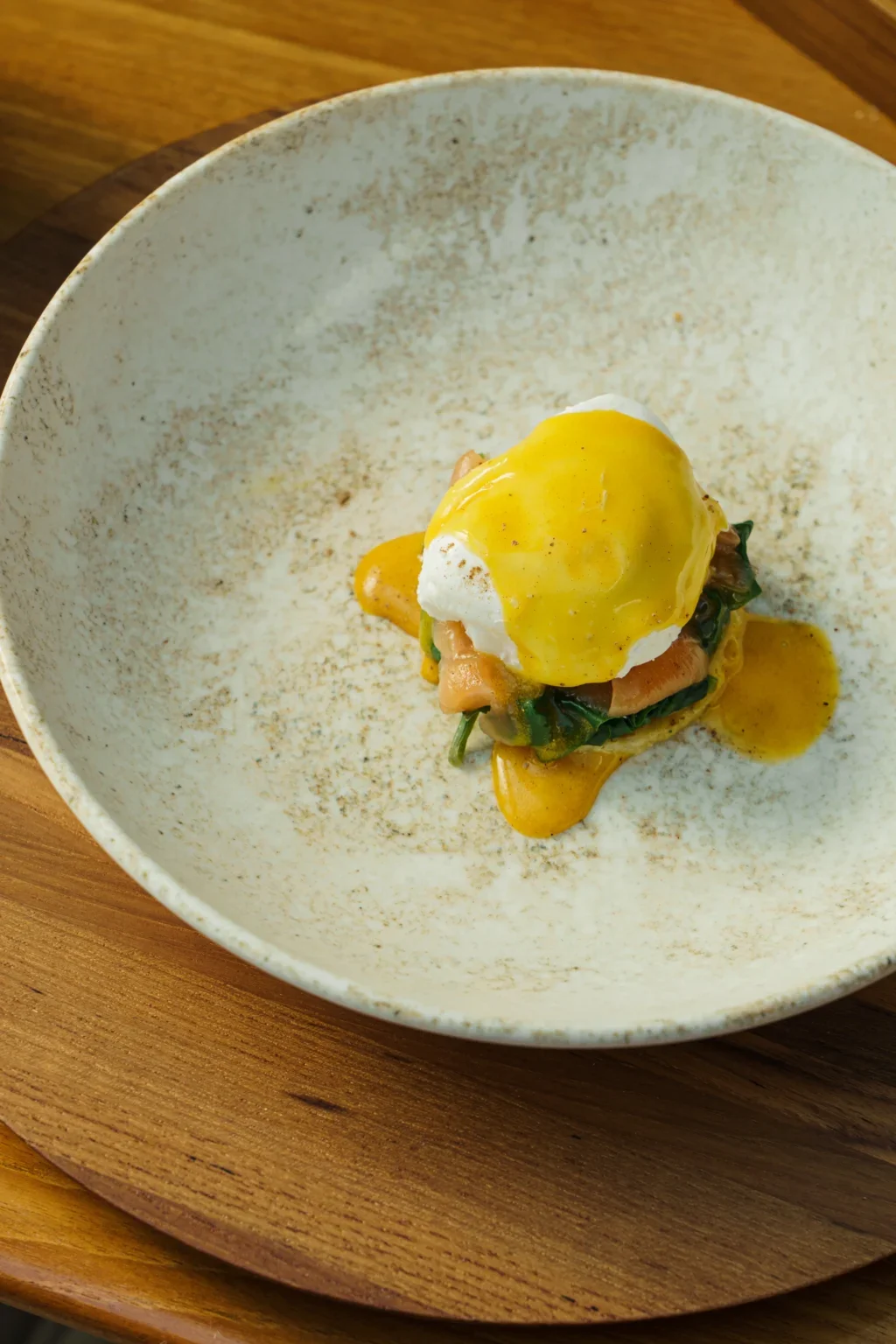 Chiva-Som-Egg-Benedict_1-1024x1536.webp