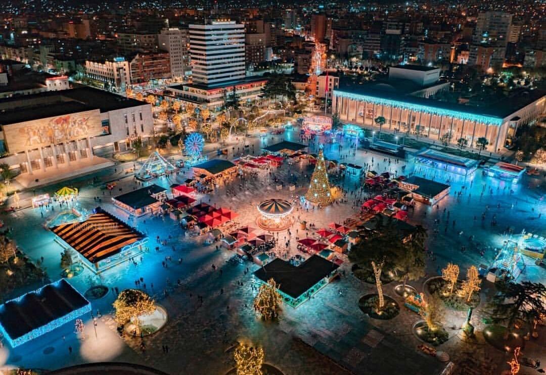 Piazza-Scanderbeg-Tirana-Albania.jpg