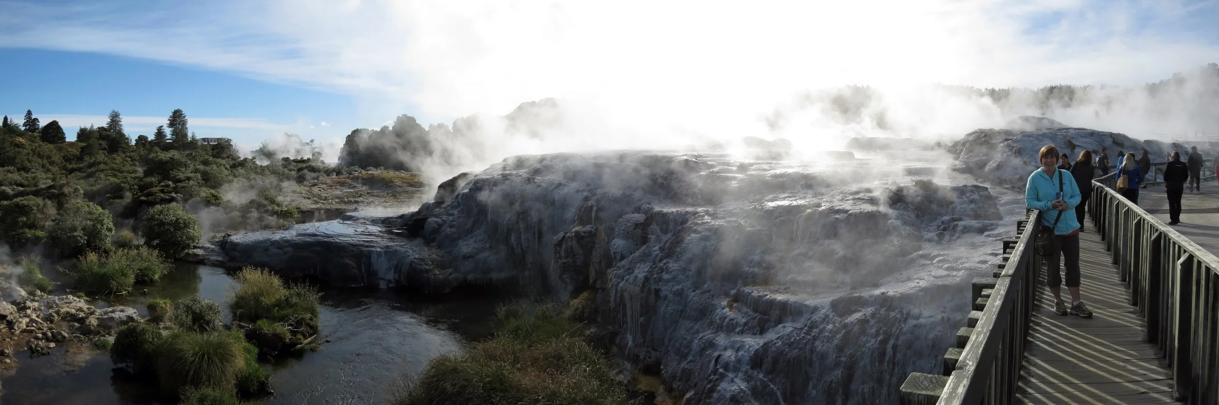 Te_Puia,_Rotorua_-_panoramio.jpg