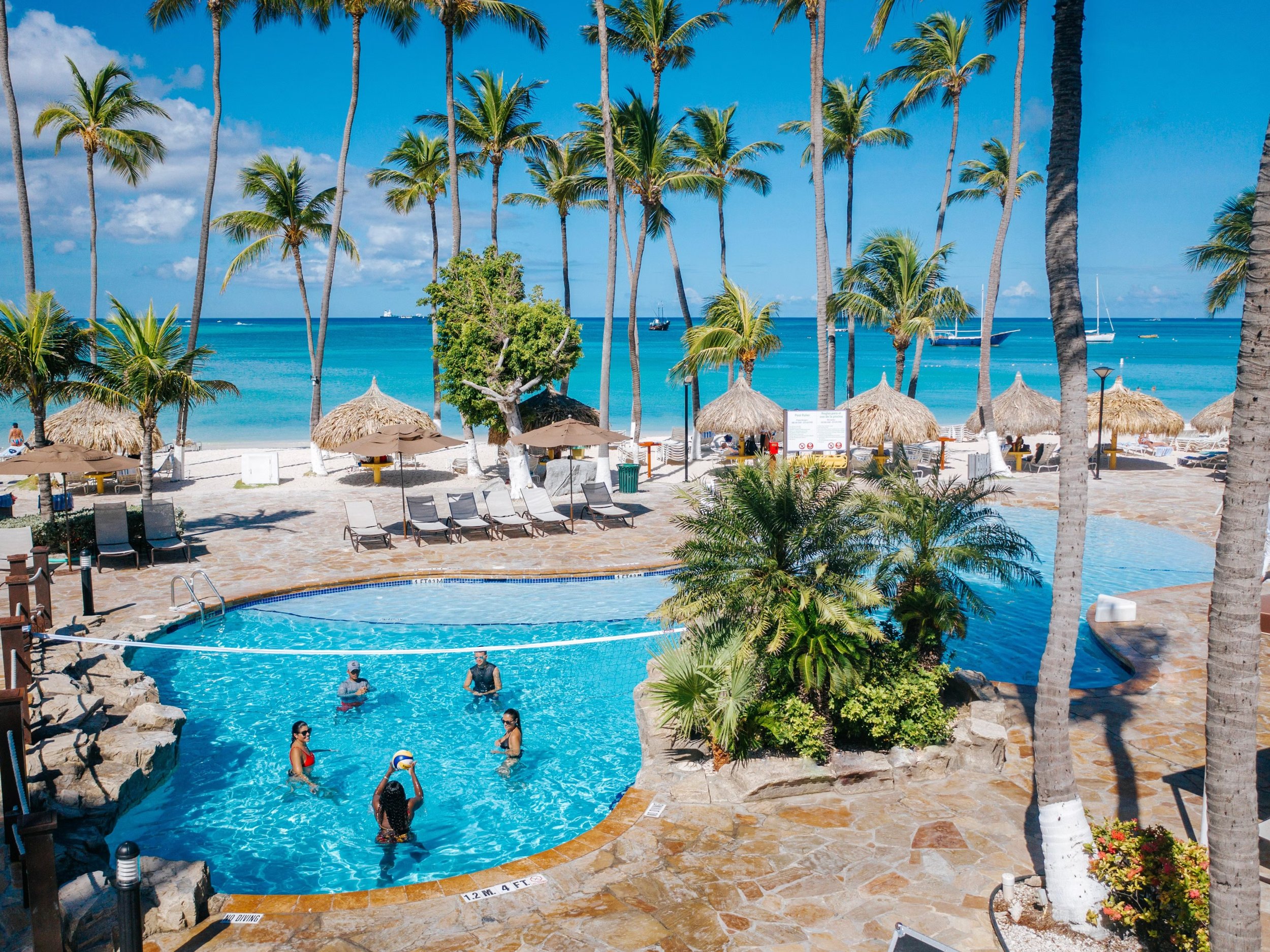 holiday-inn-resort-aruba-6353359474-4x3.jpeg