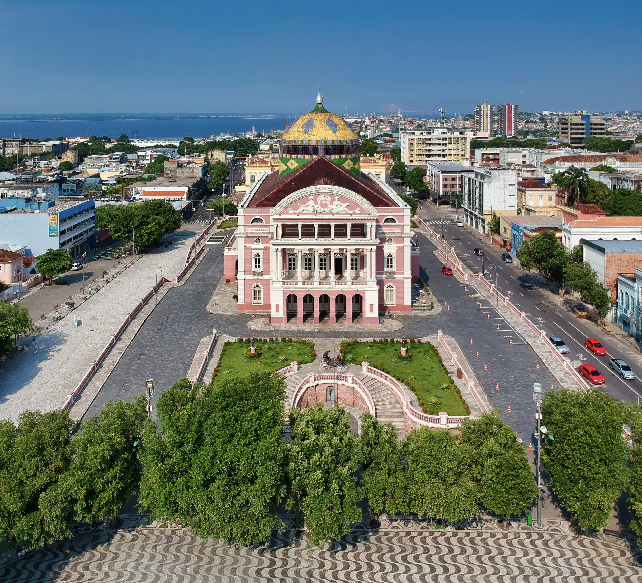 Amazon_Theatre_(Manaus,_Brazil)_(edited).jpg