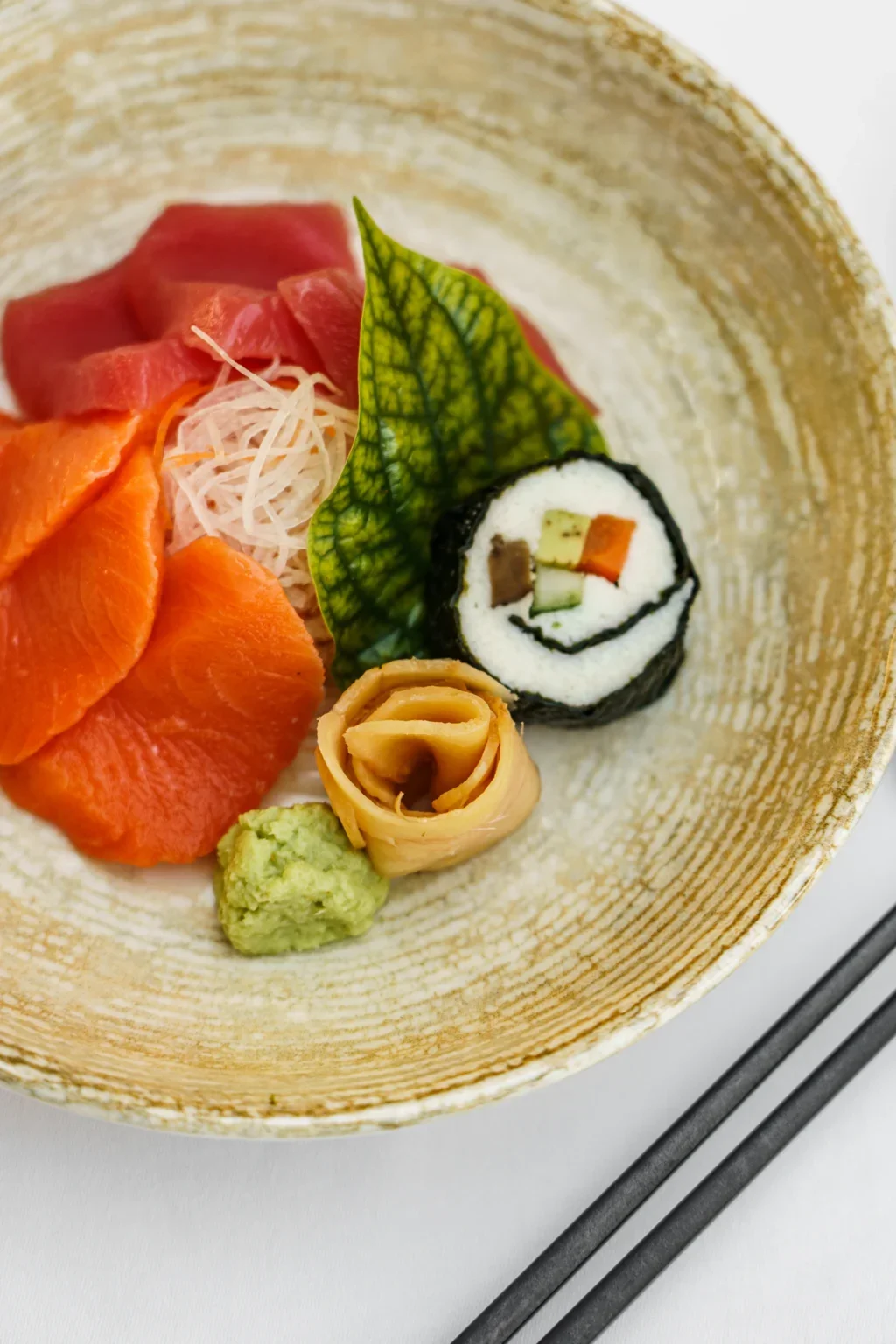 Chiva-Som-Sashimi-with-Egg-White-Roll_2-1024x1536.webp