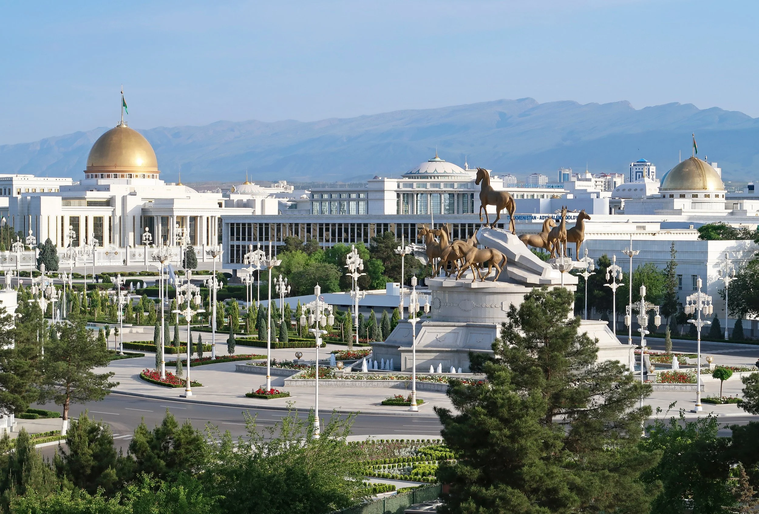 View_of_Ashgabat_(42376779291).jpg