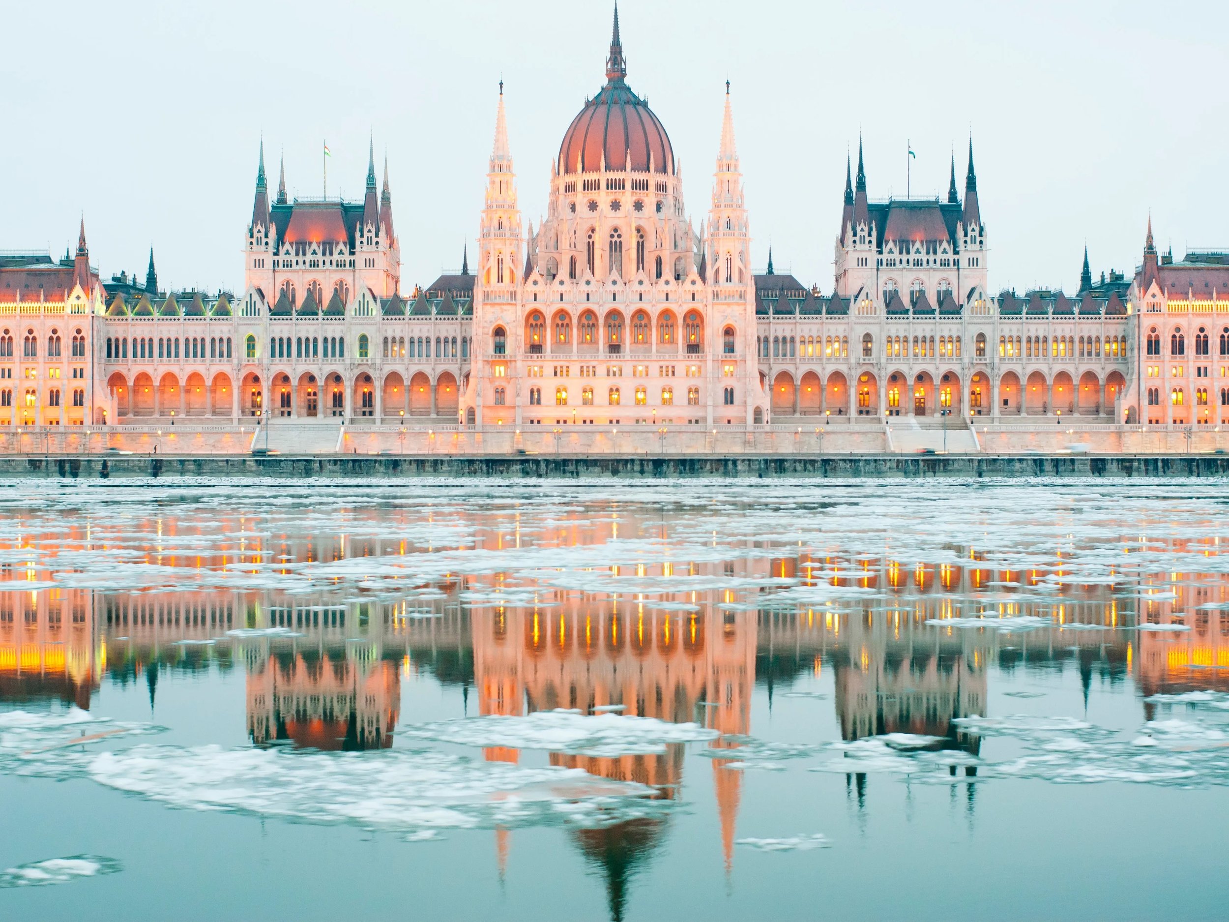 budapest winter-GettyImages-1285889675.jpeg