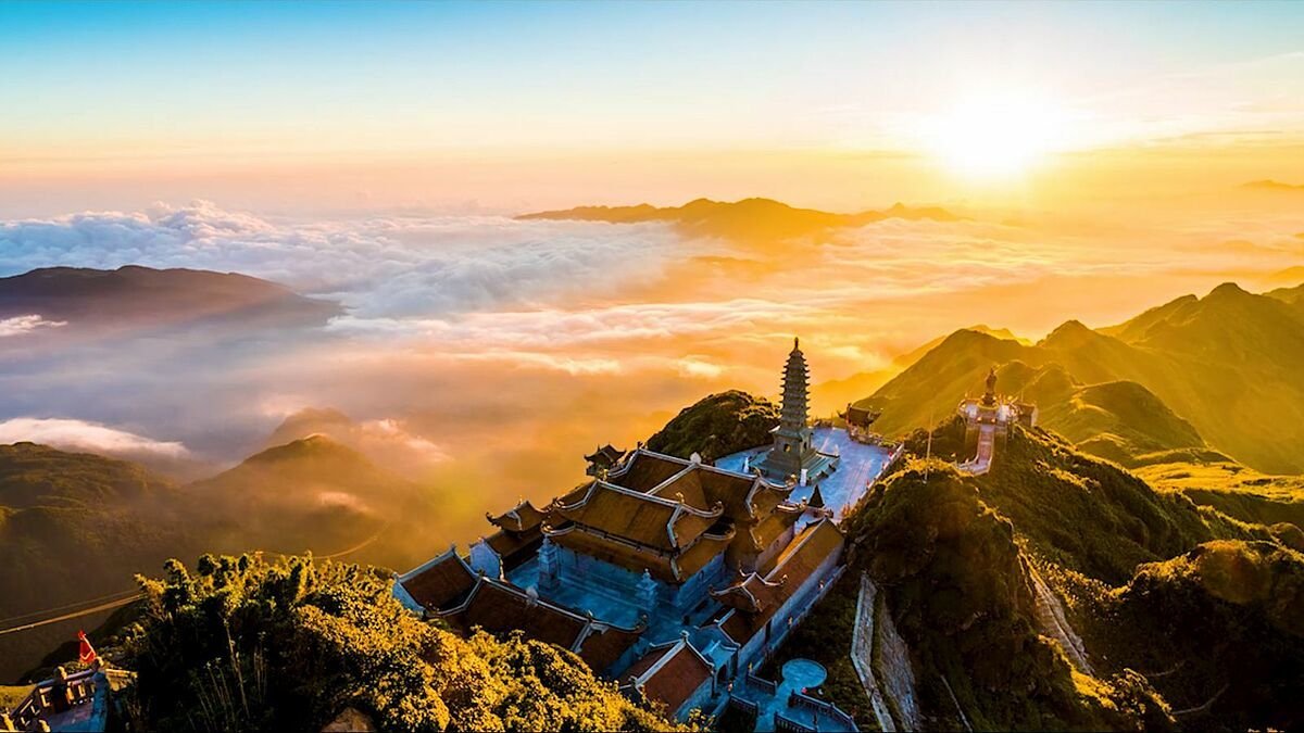 Fansipan-Mountain-01_1682415440.jpg