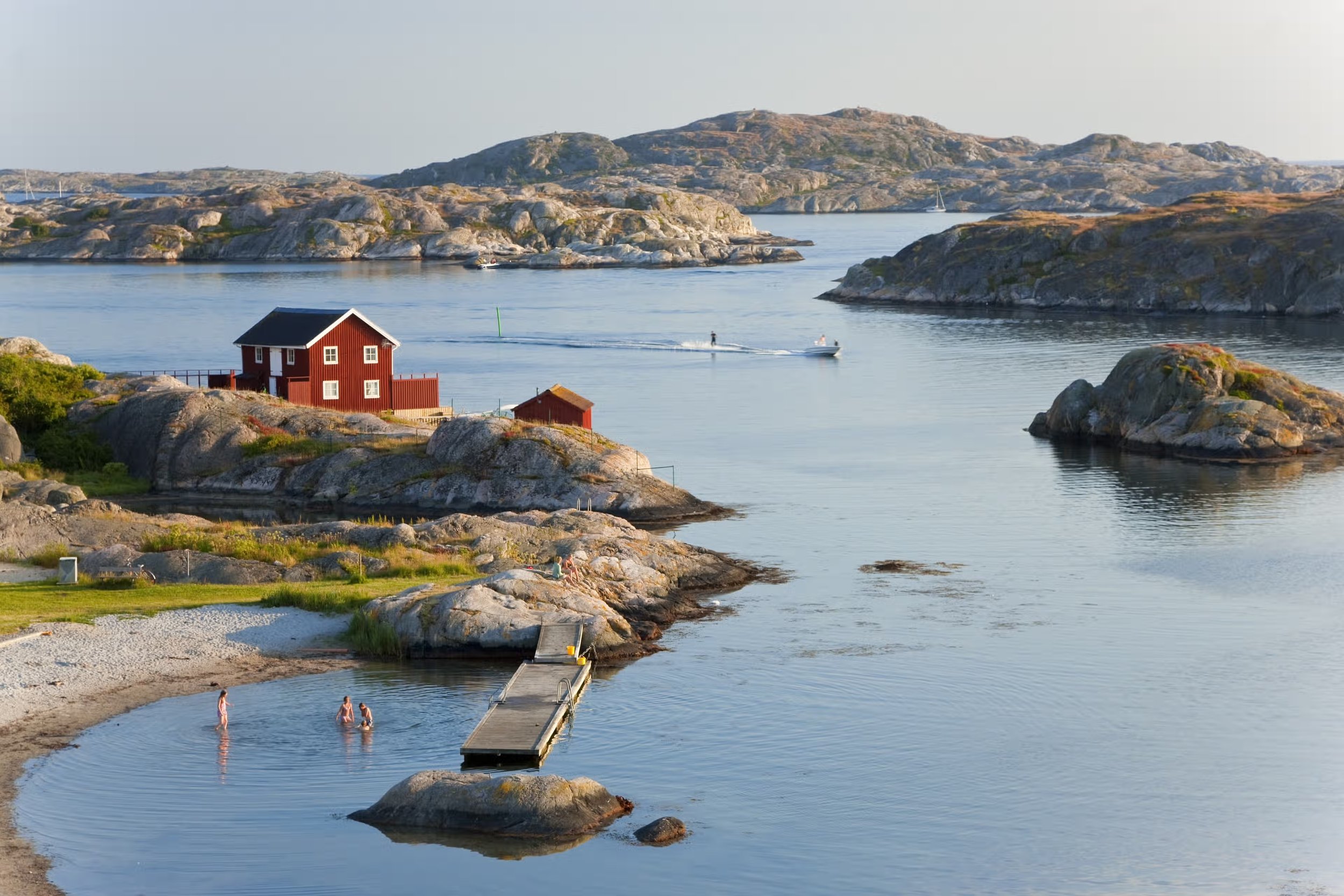 bathing-in-the-sea-sweden_oHr-yDruP.jpeg