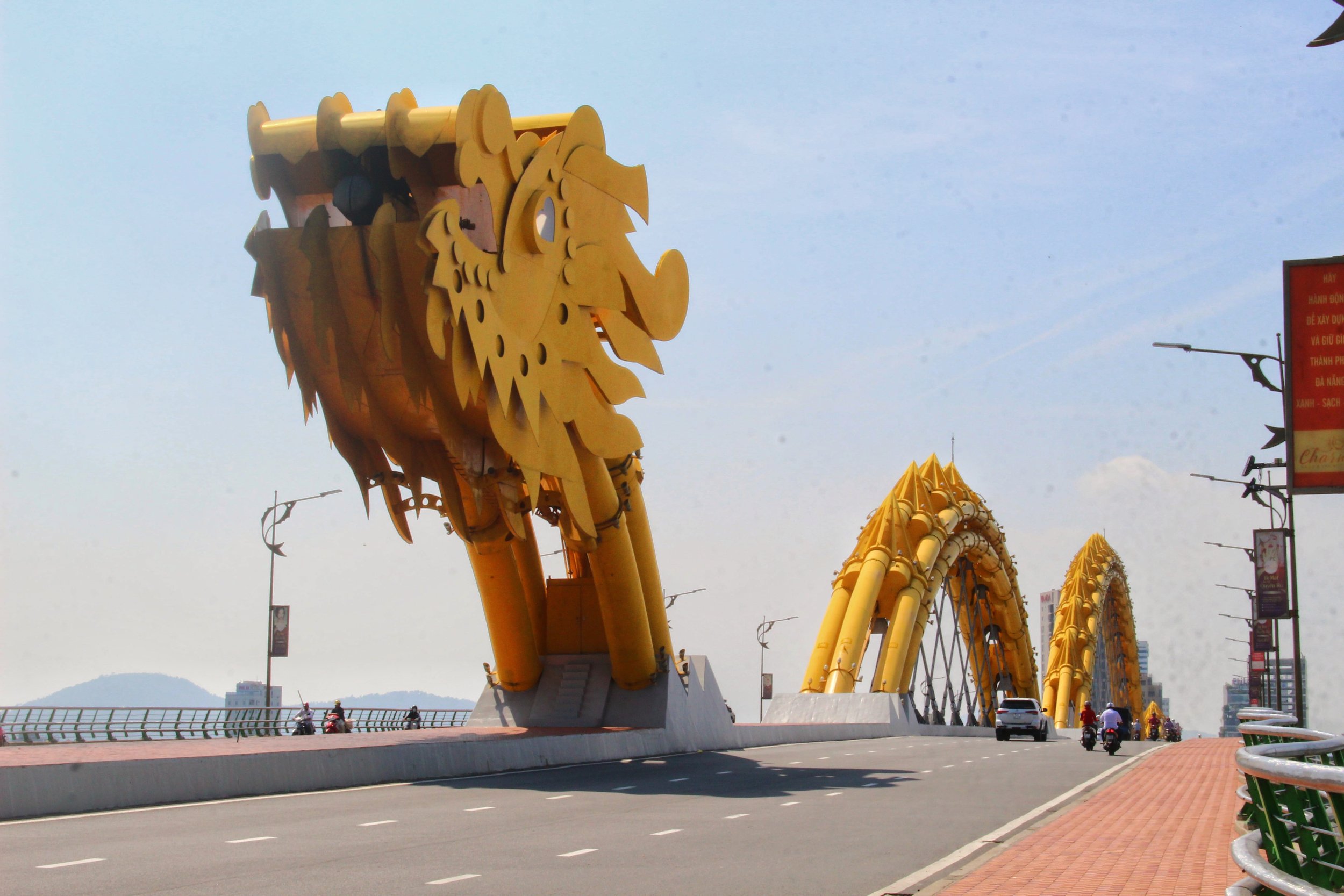 Dragon-bridge-Da-Nang.jpg