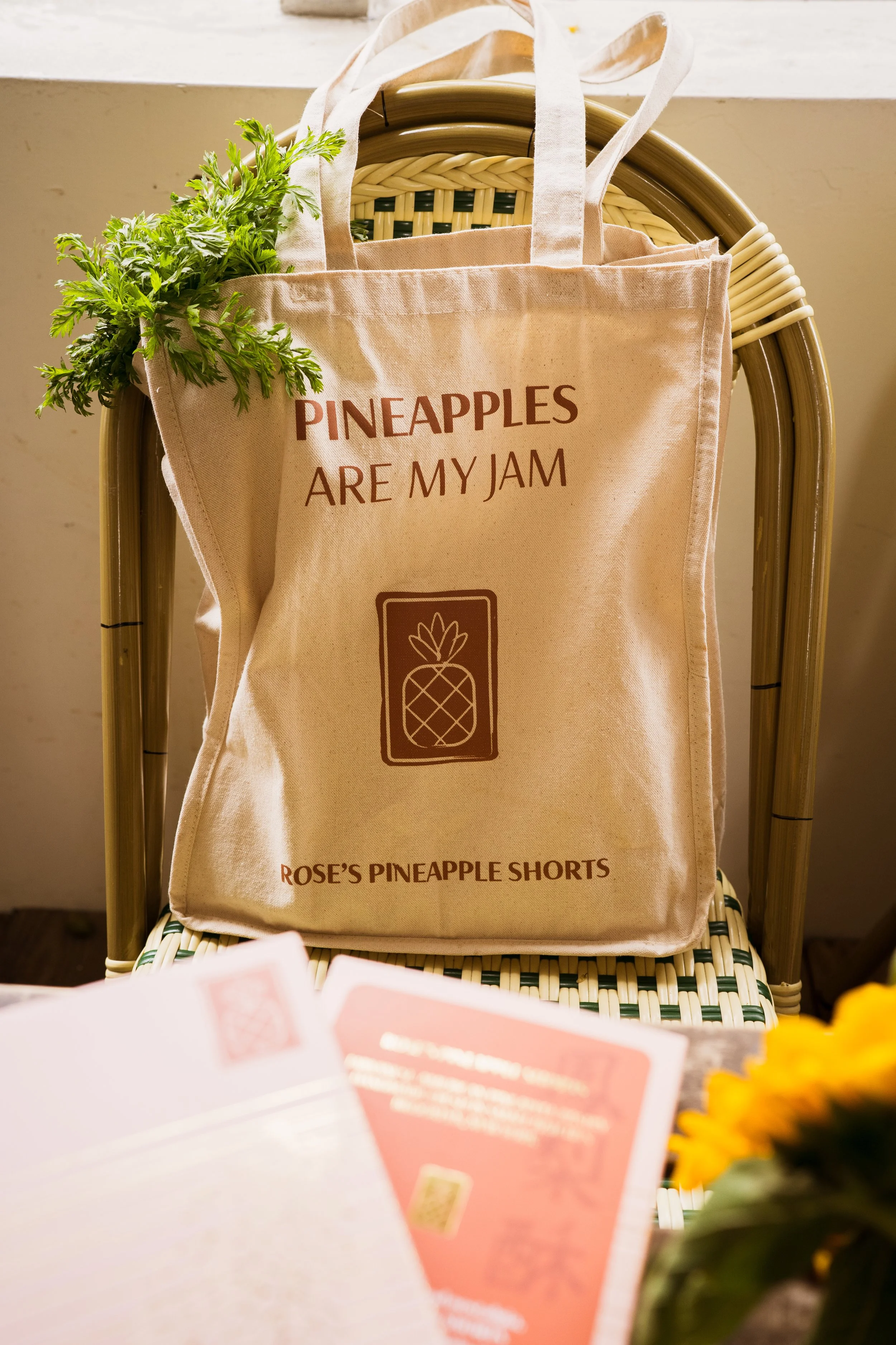 rose-pineapple-tote-bag-03942-20260818.jpg