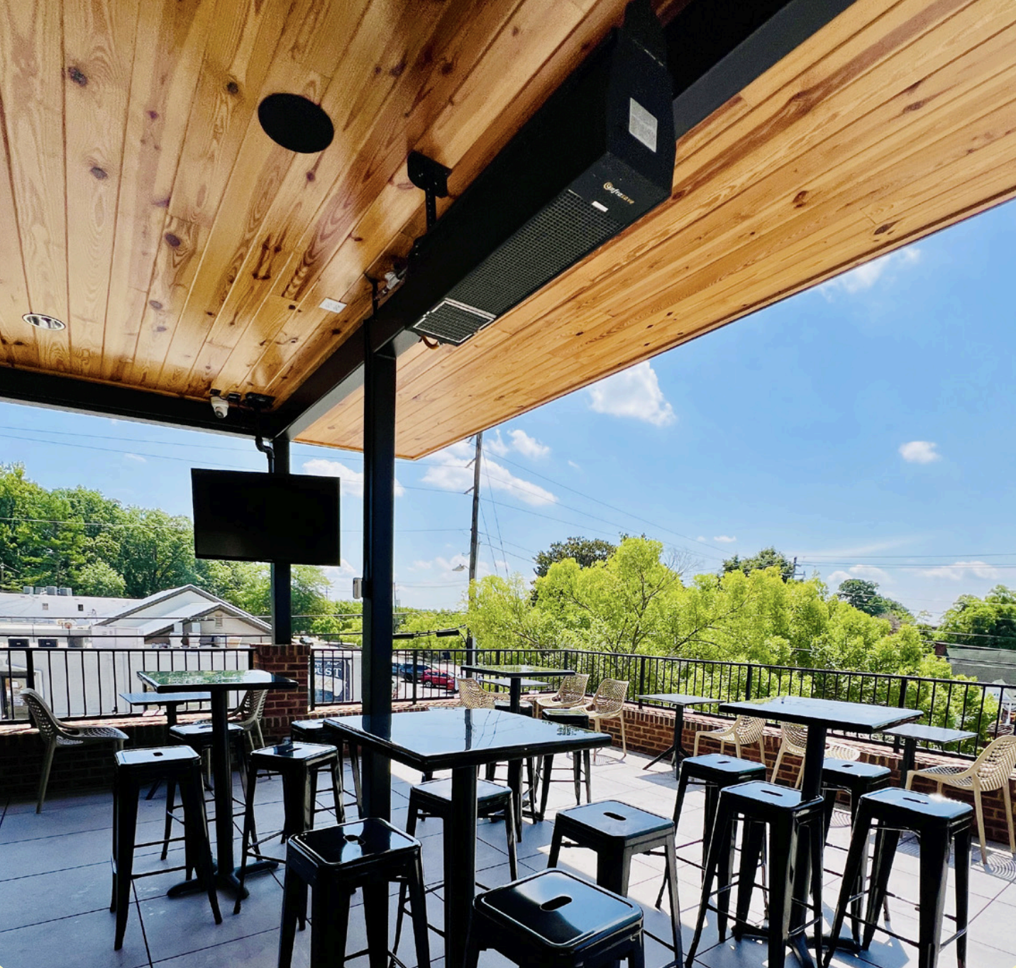 The_Harvey_Chamblee_Sports_Bar_Rooftop