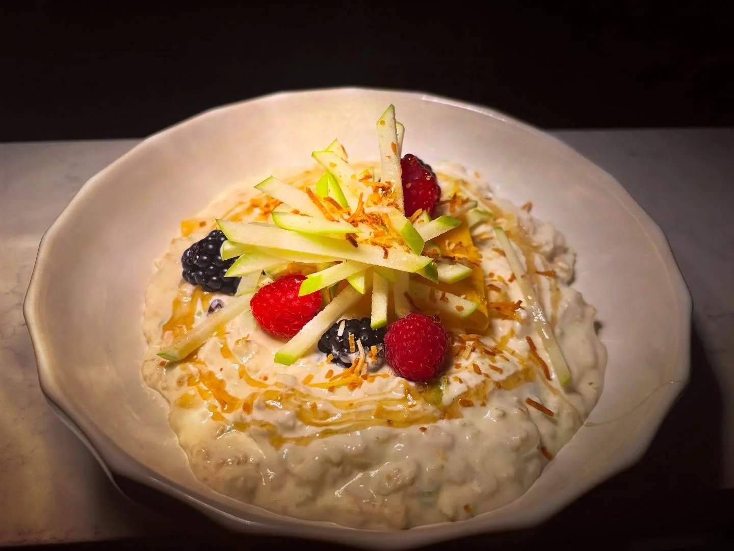Starting the day the tropical way ☀️ 

New to our specials menu, our Bircher Muesli is packed full of mango, apple, toasted coconut and blackberry magic 🥭🍏🥥

.
.
.
.
.
.
. 
.
.
#seddon #seddoncafe #seddoncommunity #innerwestmelbourne #melbournecof