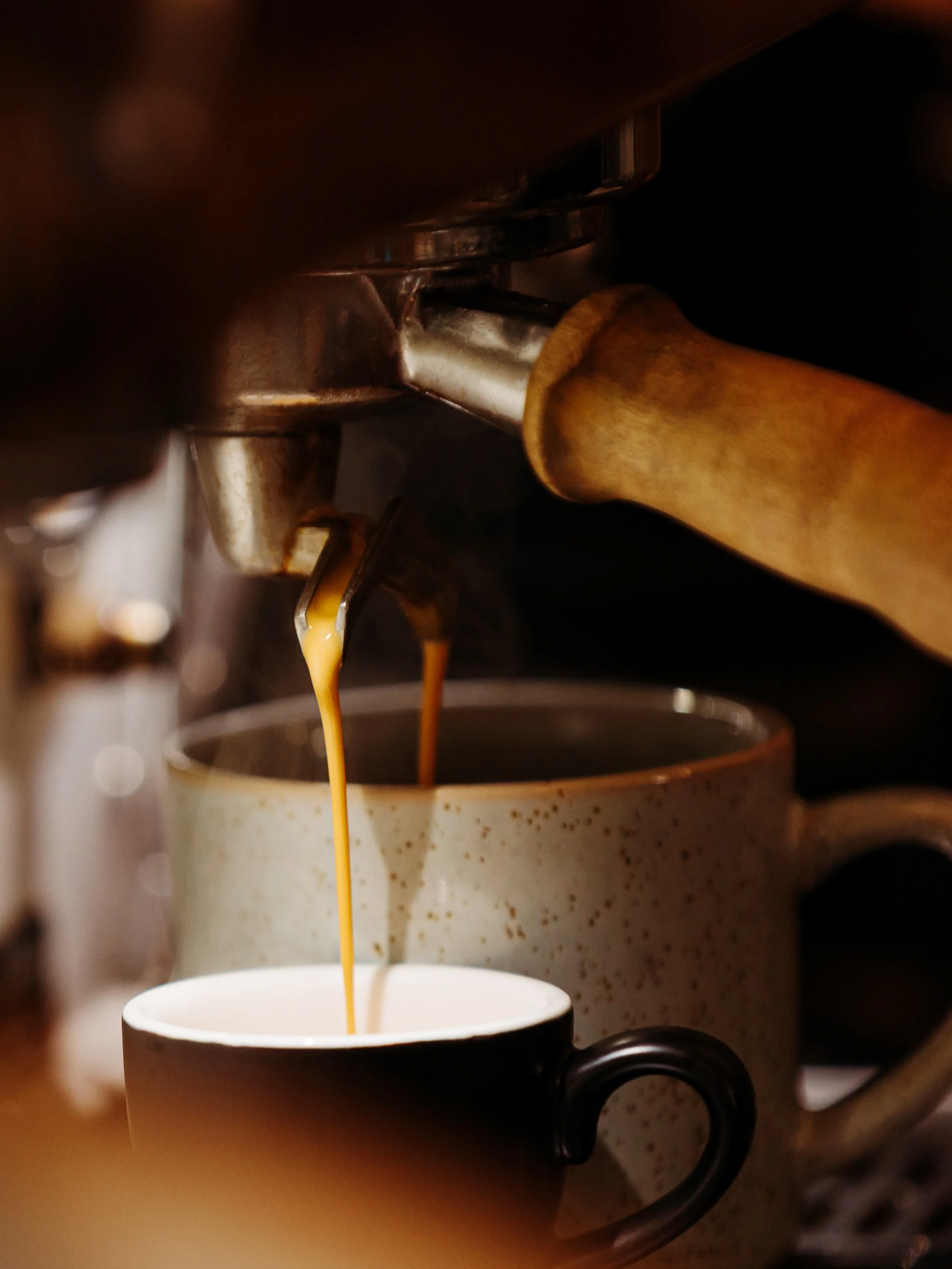 Pouring liquid gold from 7am daily ☕️ 

#coffee #brunch #melbourne #espresso #dailygrind