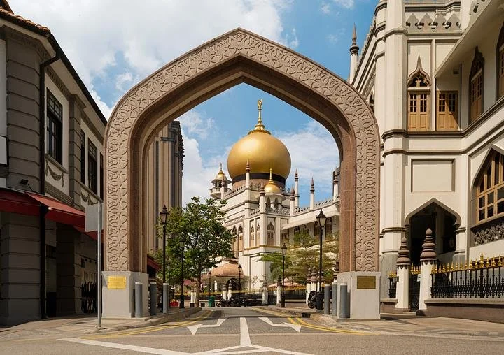 Sultans, Spices & Street Art: The Royal Kampong Gelam Trail
