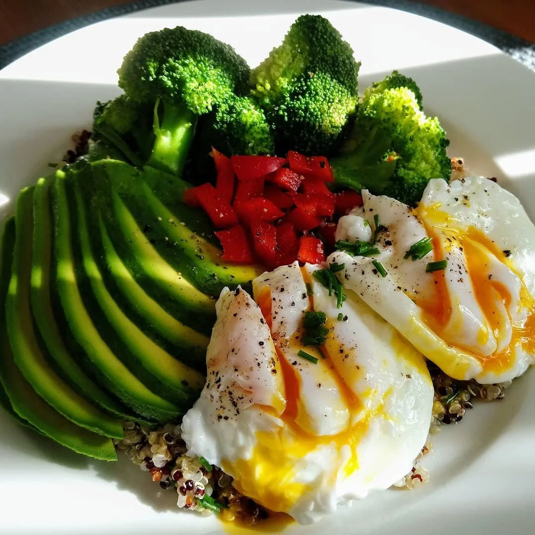 Balanced breakfast! Finding the balance to each meal can sometimes be challenging. I would start with 2 basic principles...... 1. Pick the flavours and foods you love. 2. Ensure your choices will nourish your body.
Making conscious and mindful choice