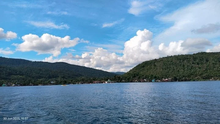 Danau Matano menyimpan kekayaan alam yang sangat bernilai bagi kehidupan masyarakat di sekitar danau purba ini. Salah satu kekayaan fauna endemik yang dapat kita temukan di Danau Matano adalah Caridina dennerli von Rintelen and Cai, 2009. Spesies ini