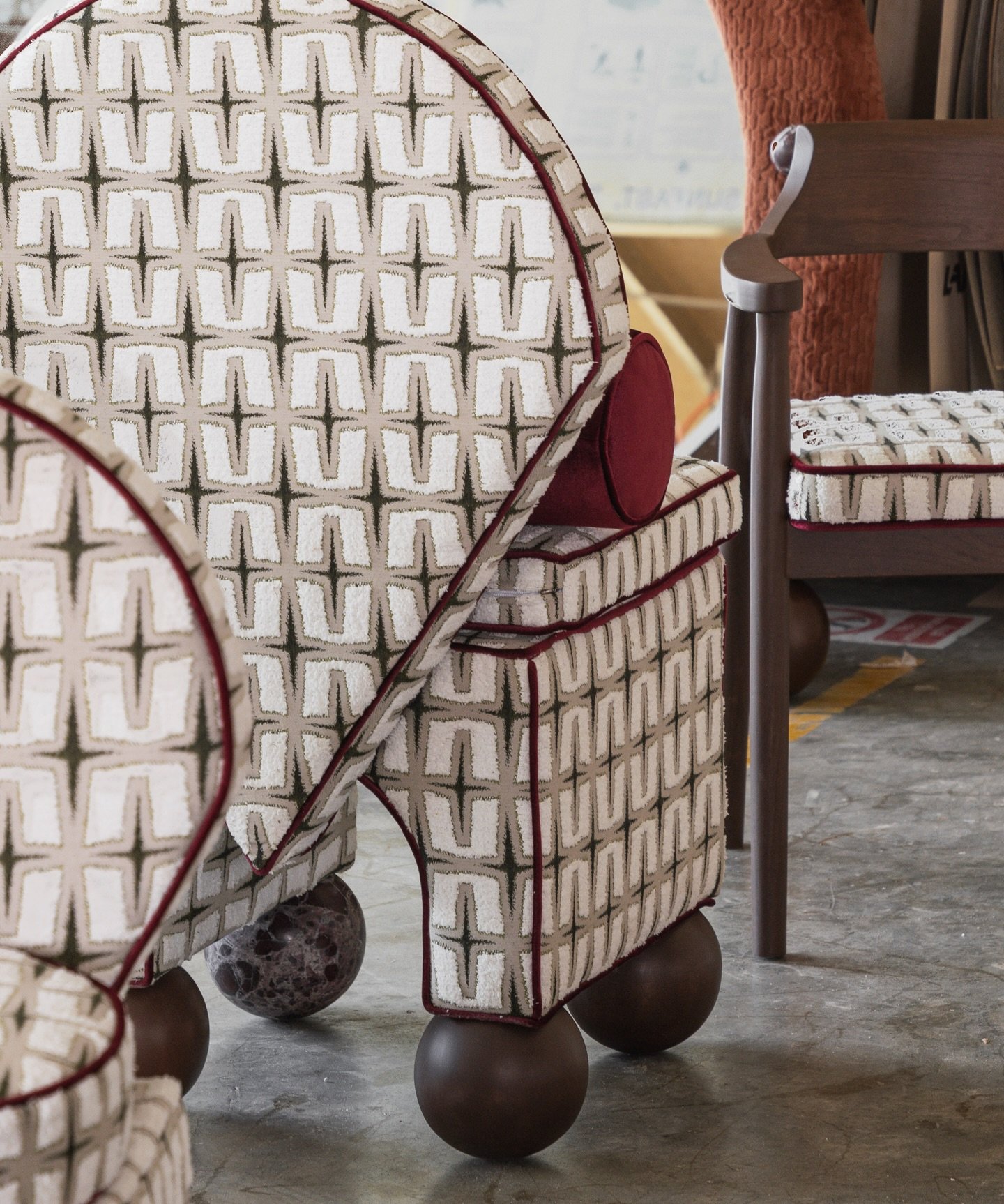 A closer look.
Our signature fabric reveals itself slowly.

A play of texture and restraint.
Hidden within the weave, a subtle V and A.
Unexpected. Timeless. A statement without shouting.

Forever timeless&hellip; Atelier One Collection. 

#atelierva