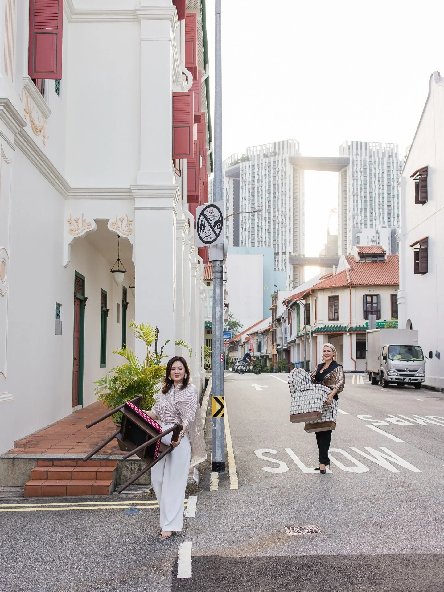 Taking Atelier V&amp;A into Singapore&rsquo;s streets&hellip;
Design was never meant to sit quietly behind closed doors. It lives in the streets, in movement, in the way pieces are carried, placed and experienced.

This city is our backdrop, our insp