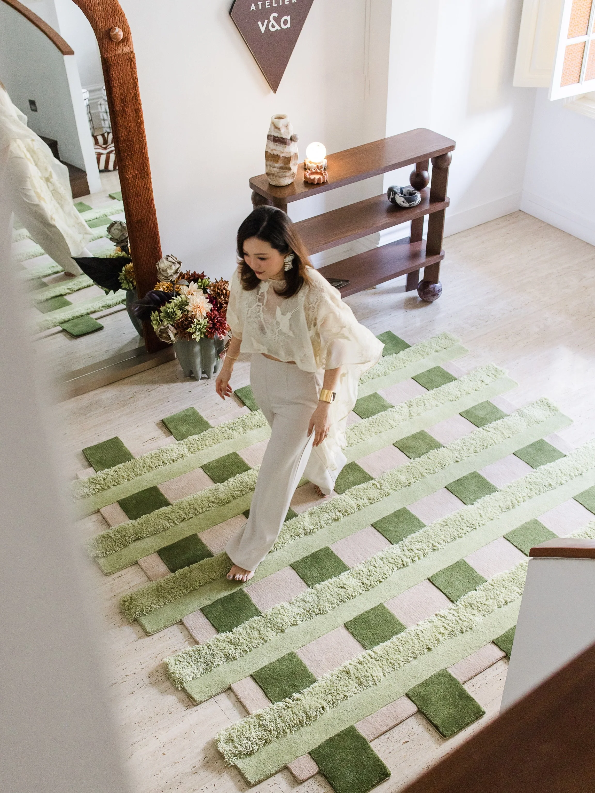 Nothing feels better than pure New Zealand wool underfoot.
Softness, texture and warmth completely change how a space feels. A rug is never just a finishing piece. It grounds a room, softens acoustics, creates atmosphere and brings people together.

