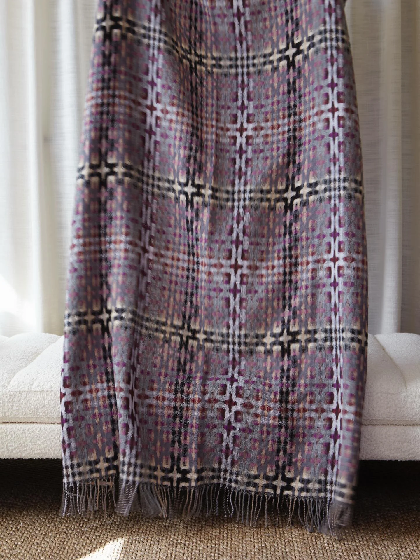 Stripes, checks, and a hint of retro. The Alice throw balances modern sophistication with a timeless edge. 100% wool, made in Italy.

#throw#woolthrow#kittysablu#madeinitaly#interior