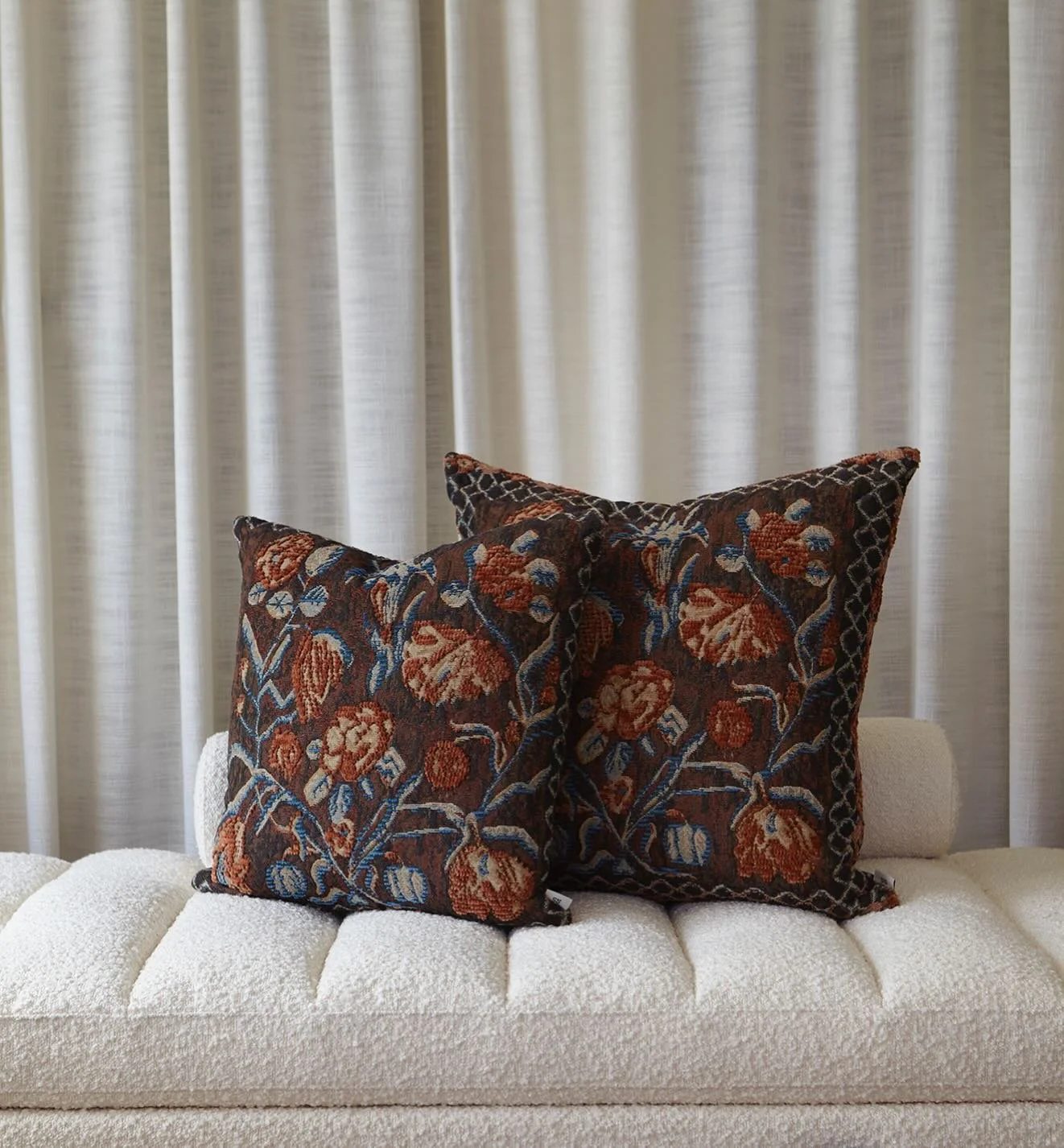 Anniken Flower cushion ✨
An intricate 18th-century Norwegian floral, reimagined in electric blue and rust on a deep brown base. Woven in Italy from refined chenille, it brings autumn warmth, rich texture, and a bold modern edge to any space. 

#annik