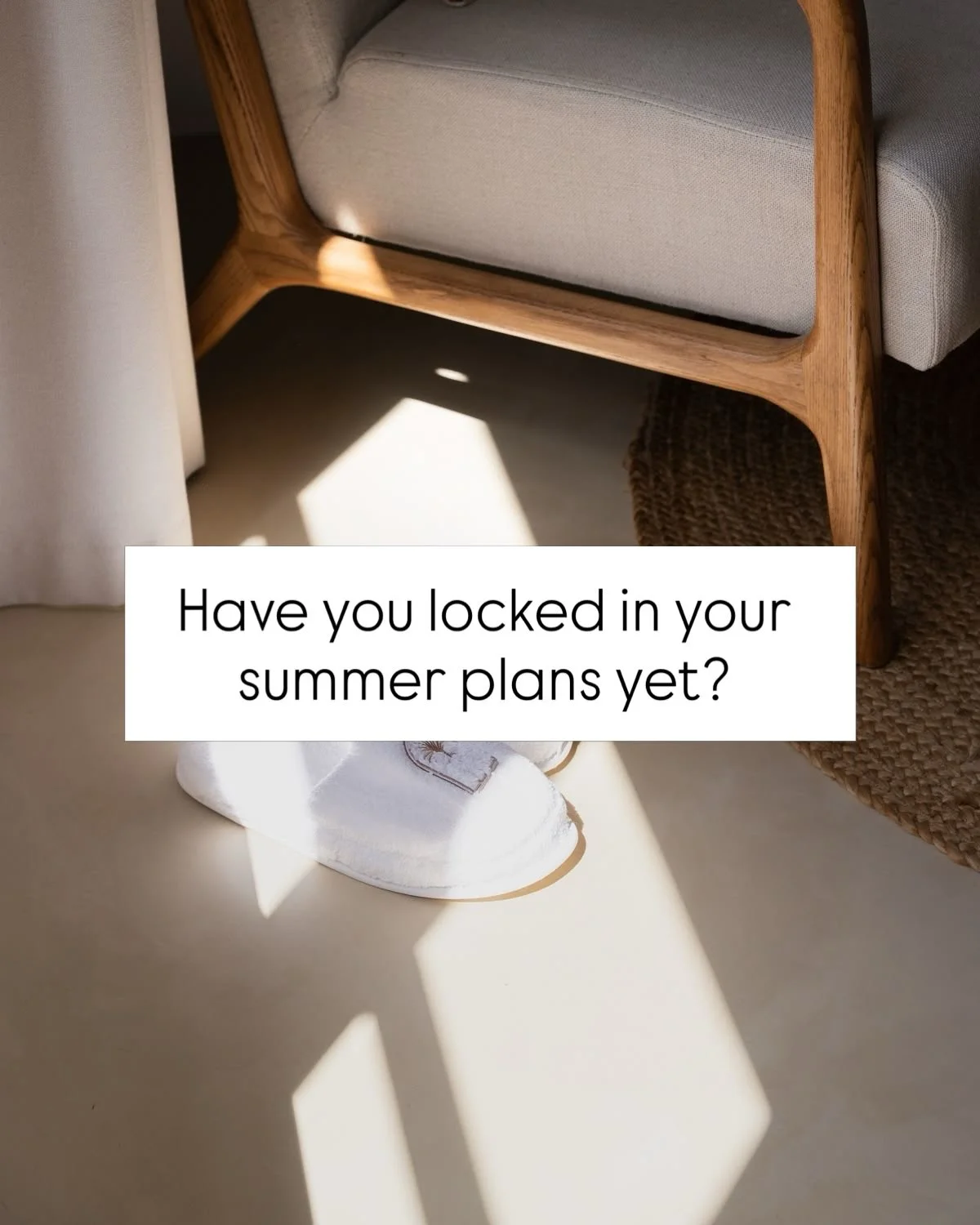 Summer in the Pyrenees is something special. ☀️

Mornings that start with fresh mountain air.
Days filled with cycling, hiking or a friendly padel match.
And afternoons that end by the pool with a view of the mountains.

At our boutique hotel in the 