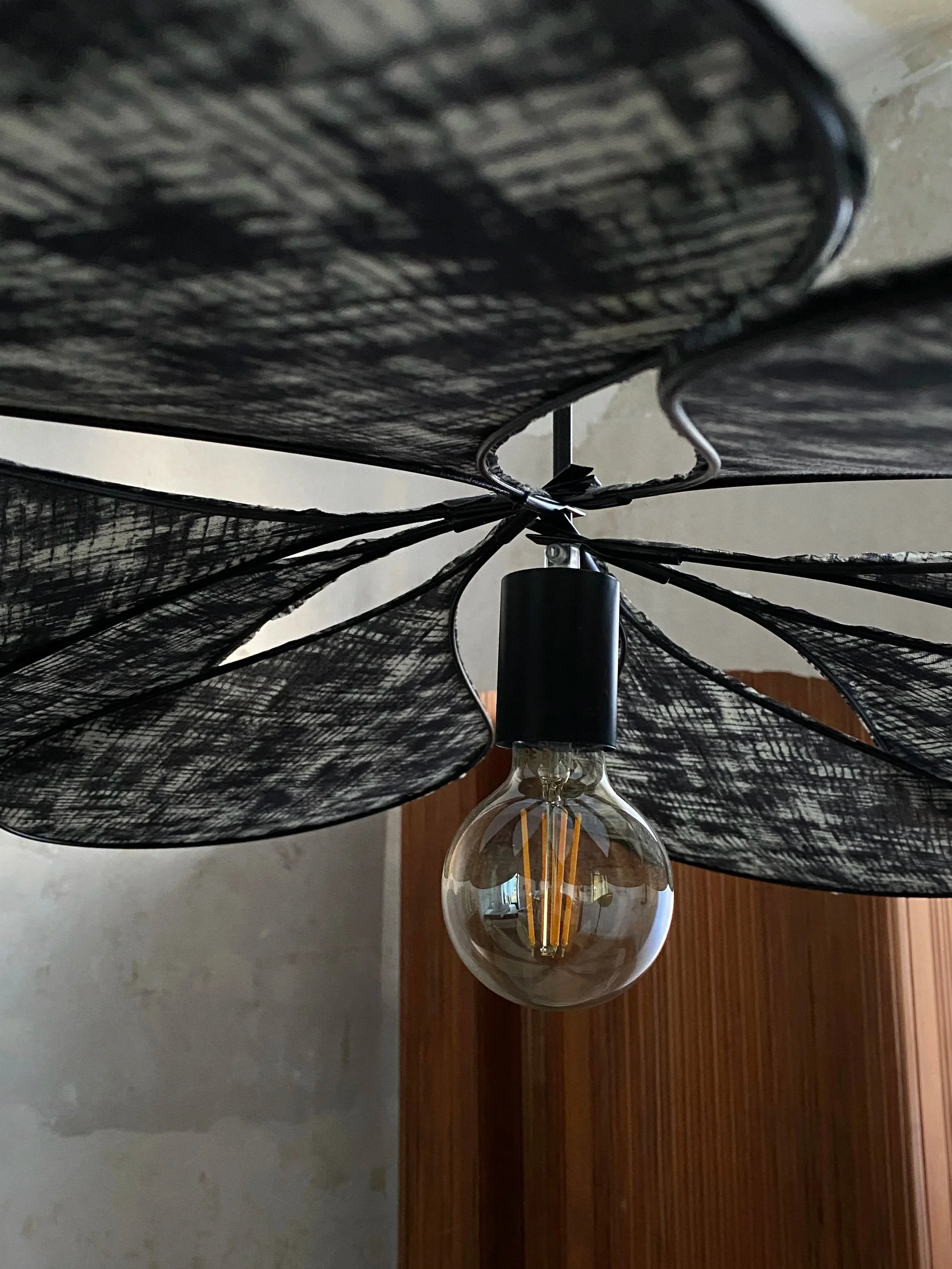 suspension pale encre ikat