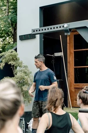 Mobility and stretching at a wellness retreat.