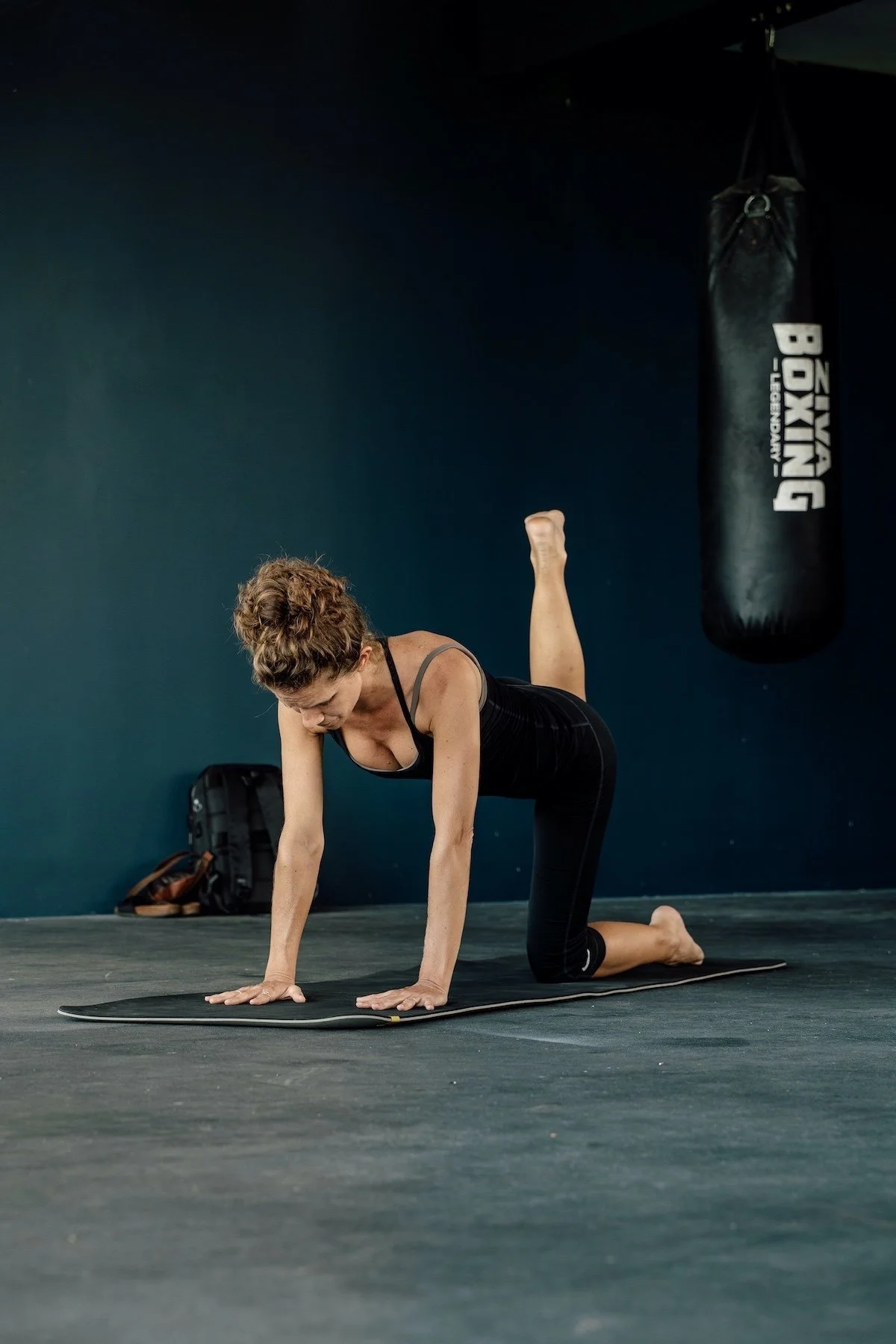 Strength training in a HYROX-ready gym.