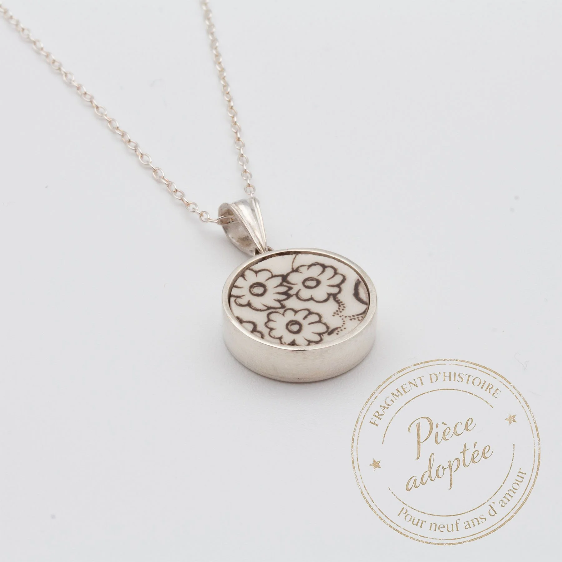 pendentifchintz.jpg