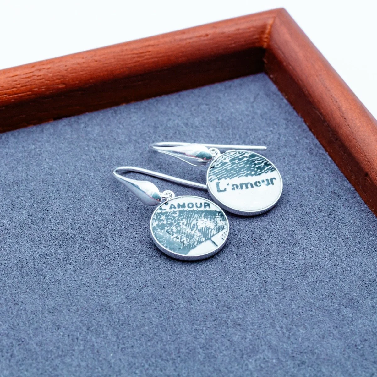 Boucles d’oreilles en faïence de Gien, argent massif