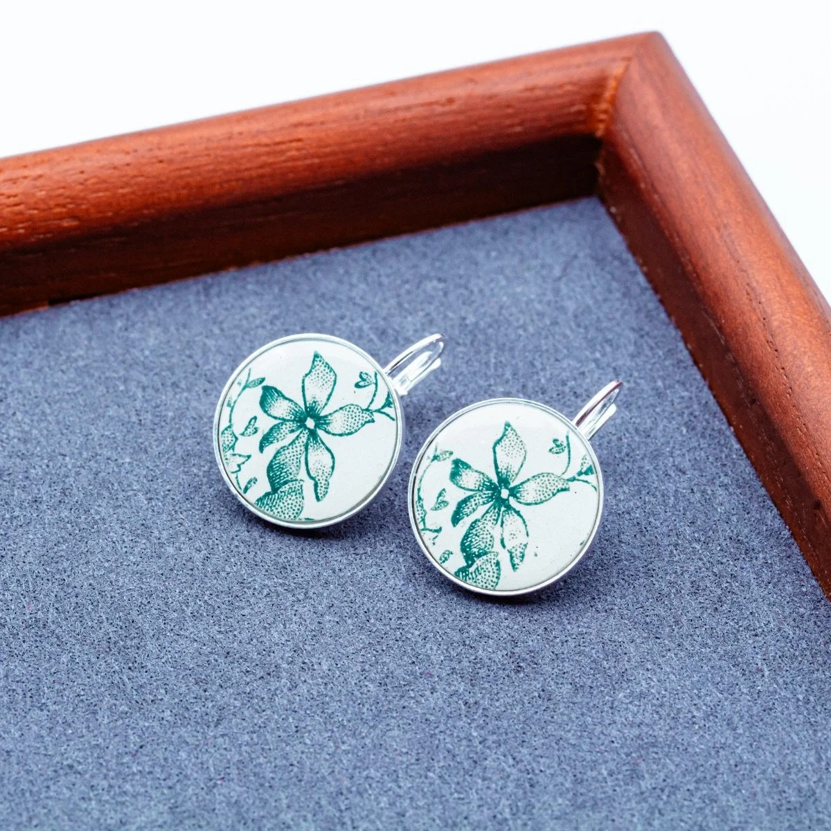 Boucles d’oreilles en faïence de Belgique, argent massif