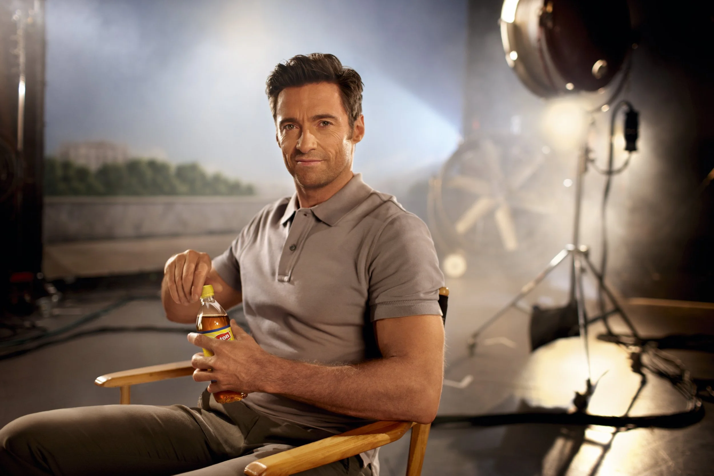 Lipton-HughJackman-OPENINGLEMON.jpg