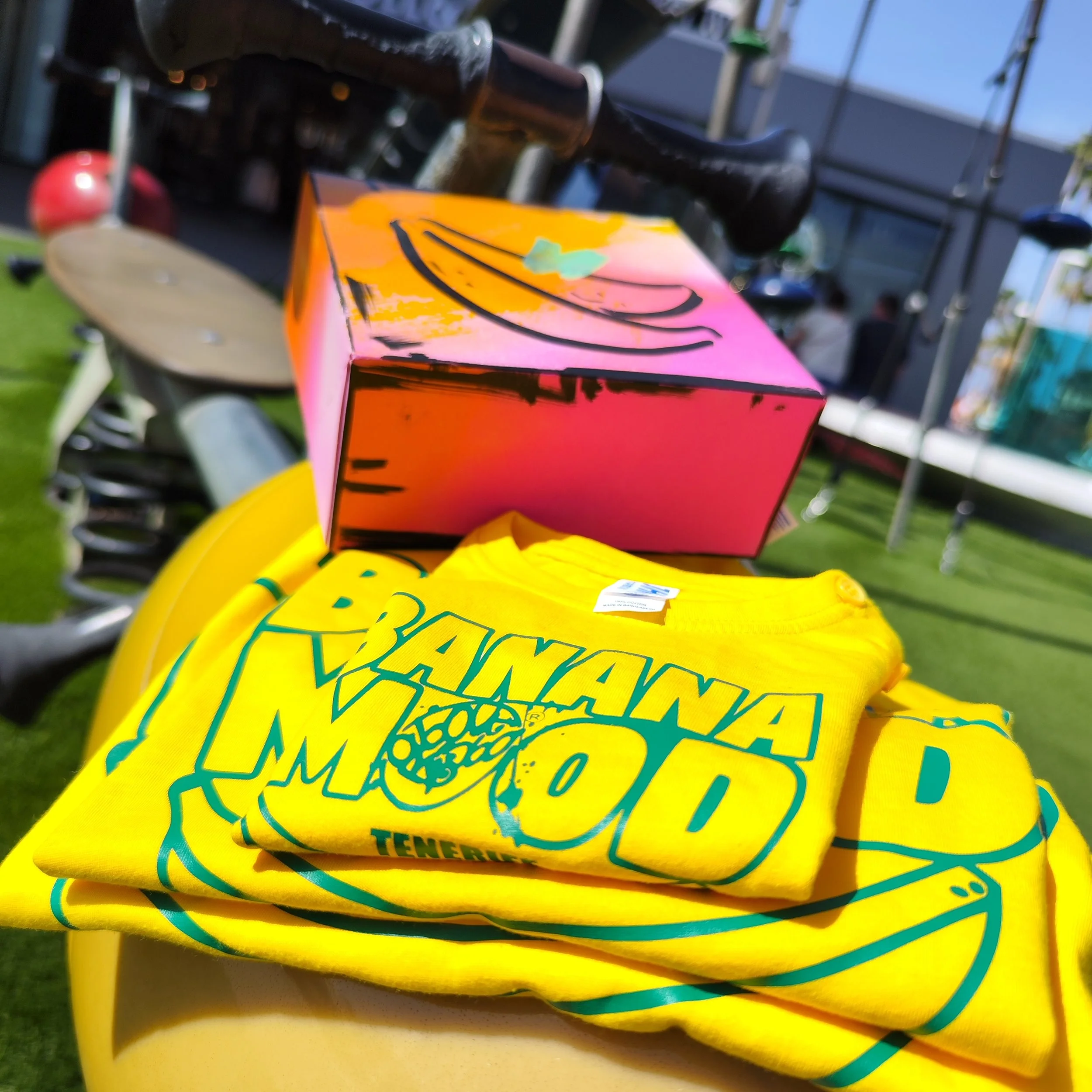 banana mood tshirt