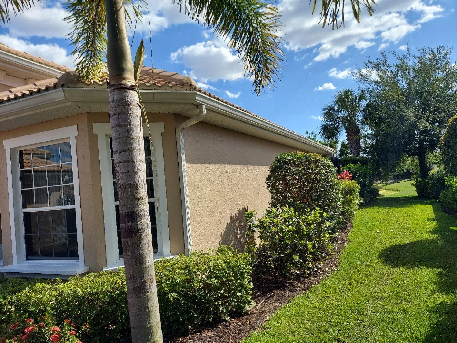 Venetian Golf & River Home (Exterior Painting) 10.jpg