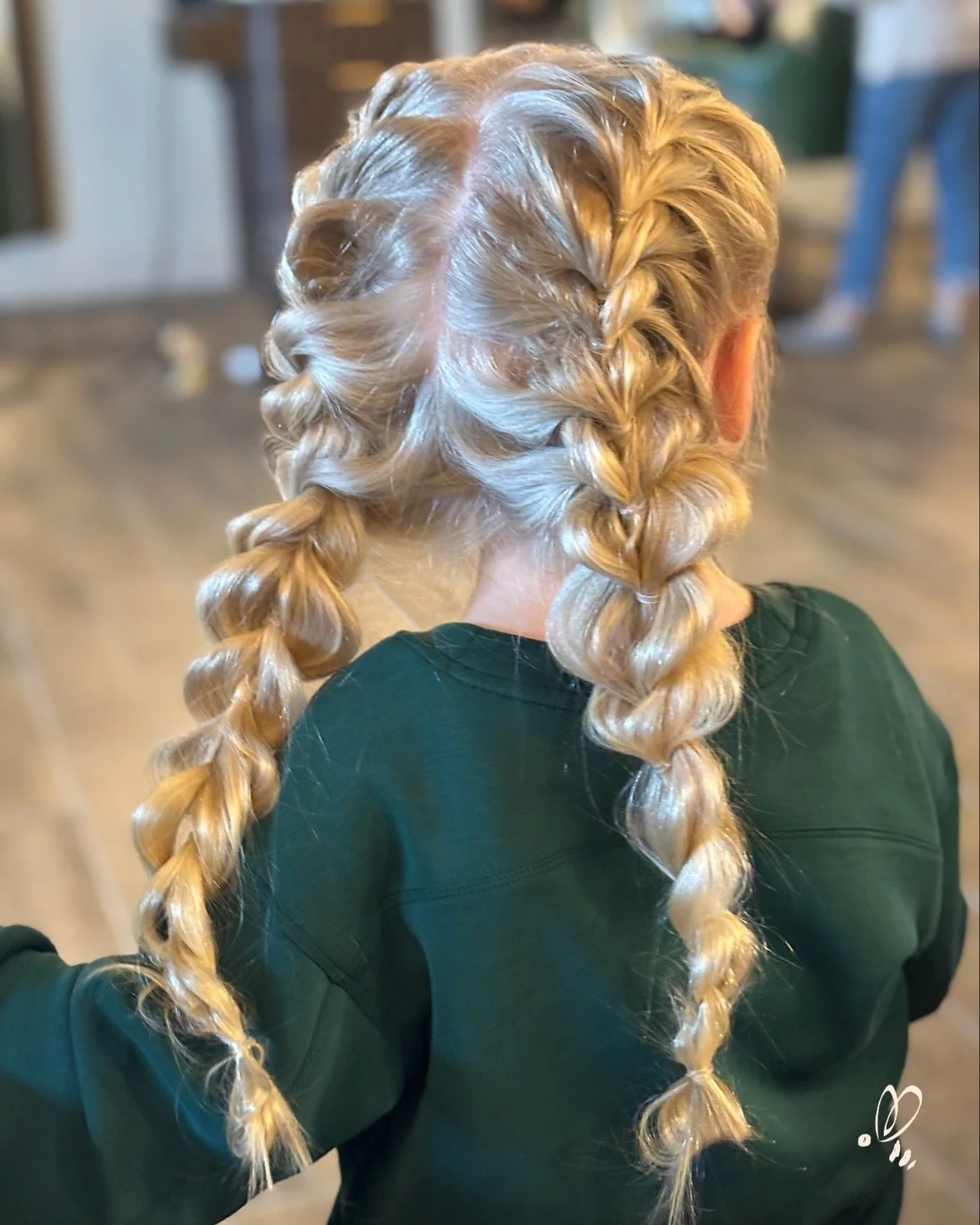 We truly cannot get over how precious these bubble braids look on this cutie. 💛🎀

There&rsquo;s just something extra magical about styling our minis!

#honeygirlblowoutbar #honeygirlhair #honeygirlglow #honeygirlstyle #cantonblowoutbar #ohioblowout