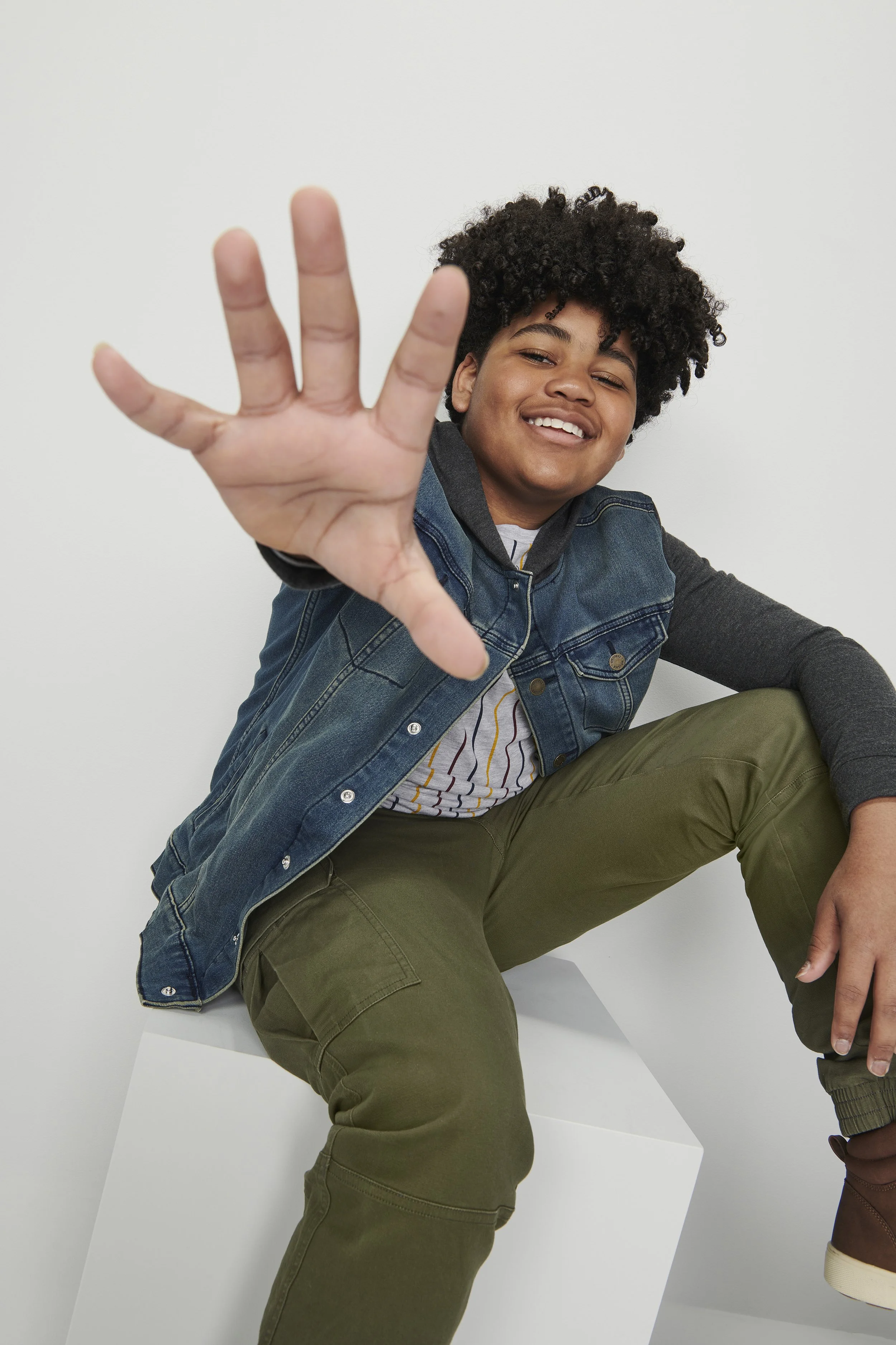 AA_kids_decwk1_tween-boy_look2_1624.jpg
