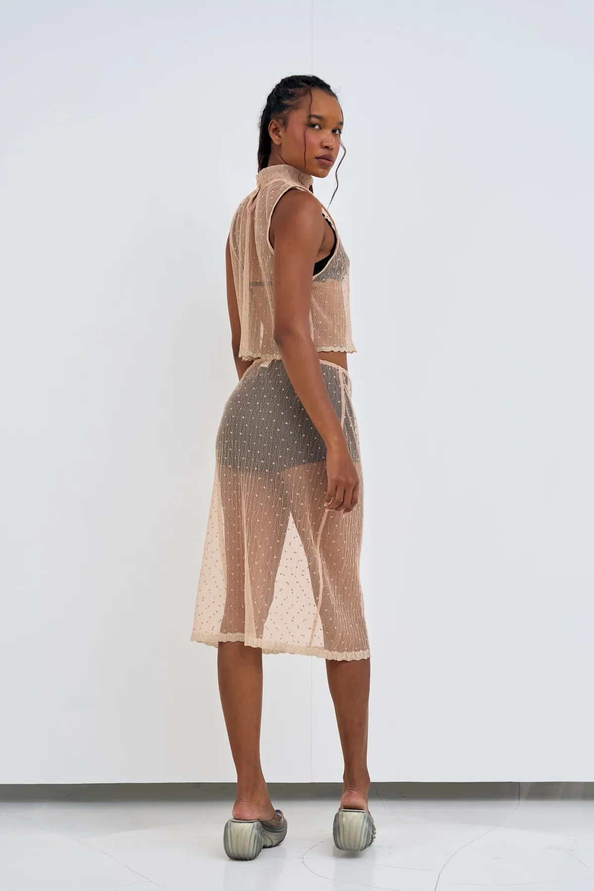 the-vue-top-skirt-peach-back-1.webp