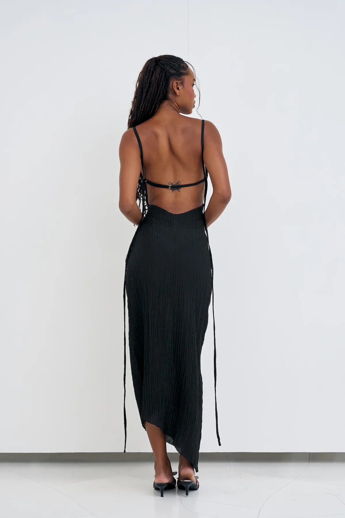 the-del-maxi-dress-noir-back-1.webp