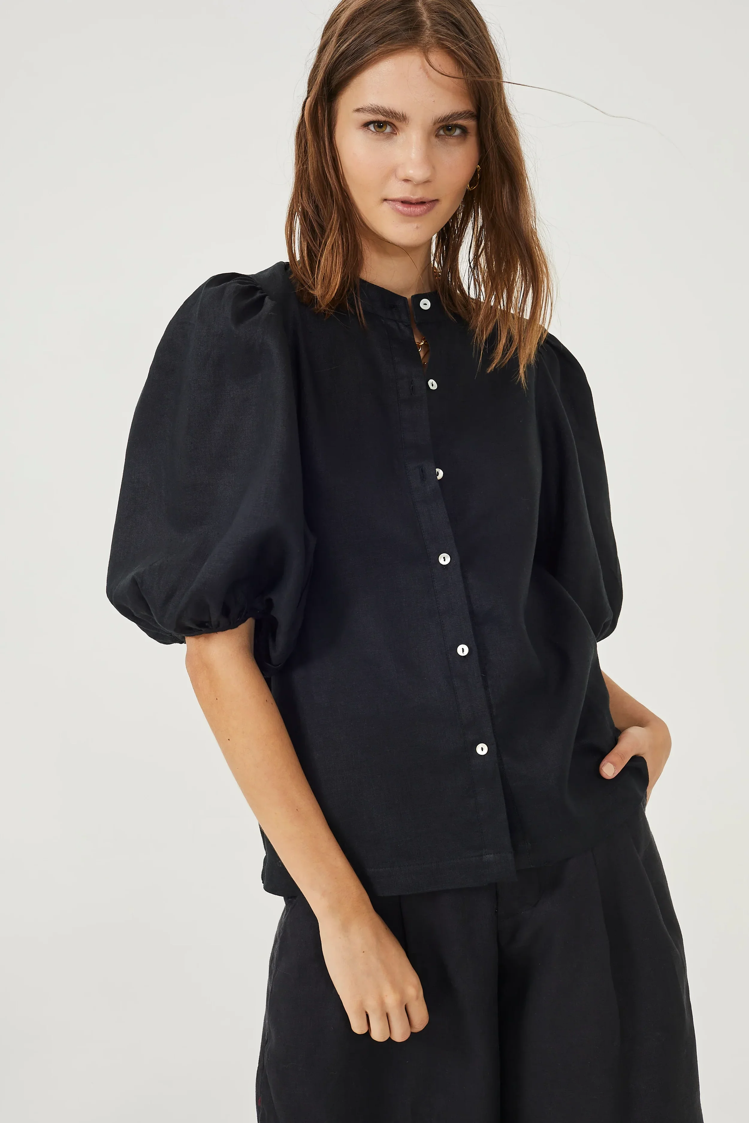 lanhtropy_bubble_shirt_culotte_pant_black_linen_studio_6.webp