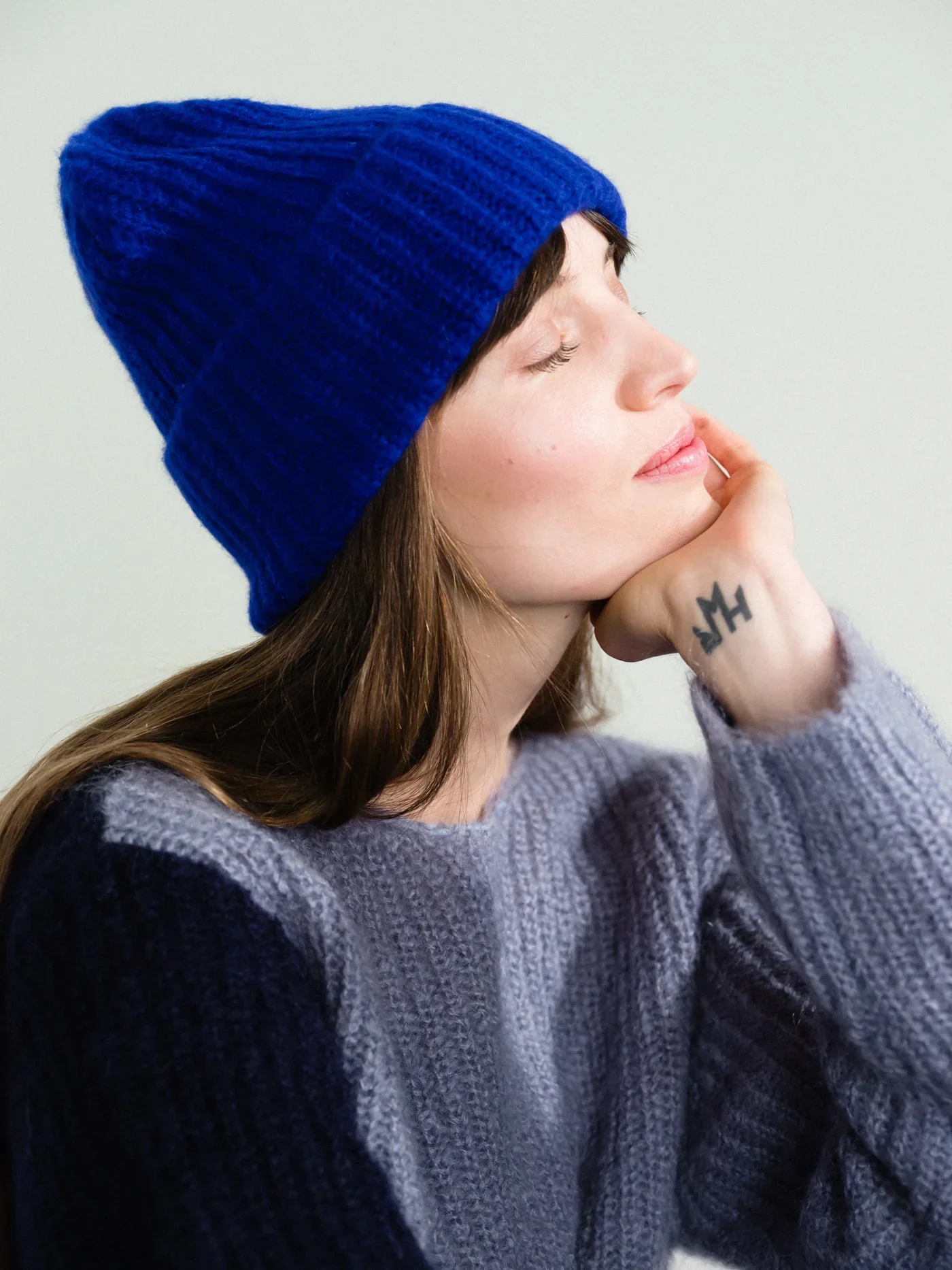 Hansel-From-Basel-Cashmere-Ribbed-Beanie-Cobalt-Blue-1.webp