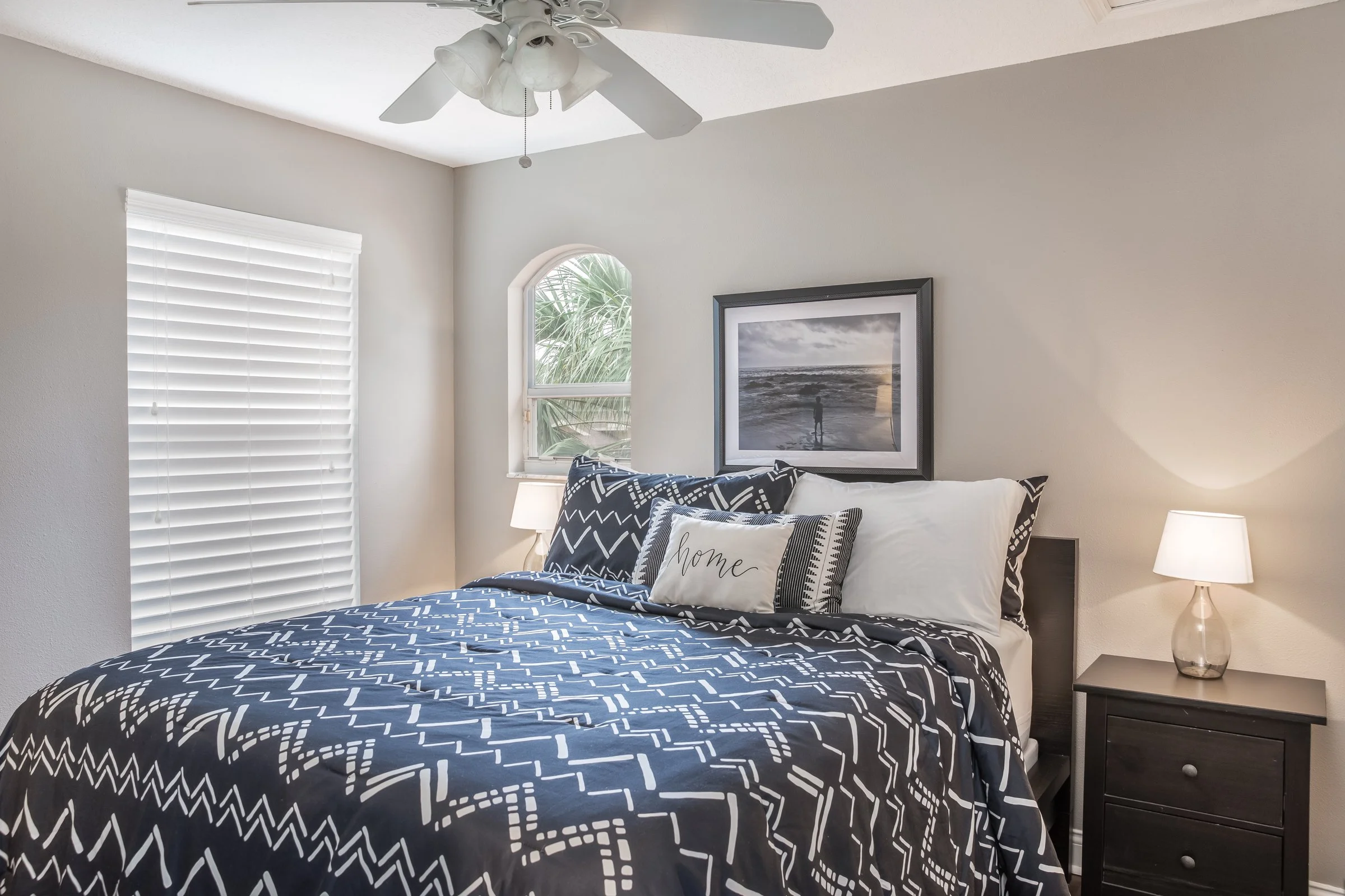 Elisabeth bedroom 2.jpg