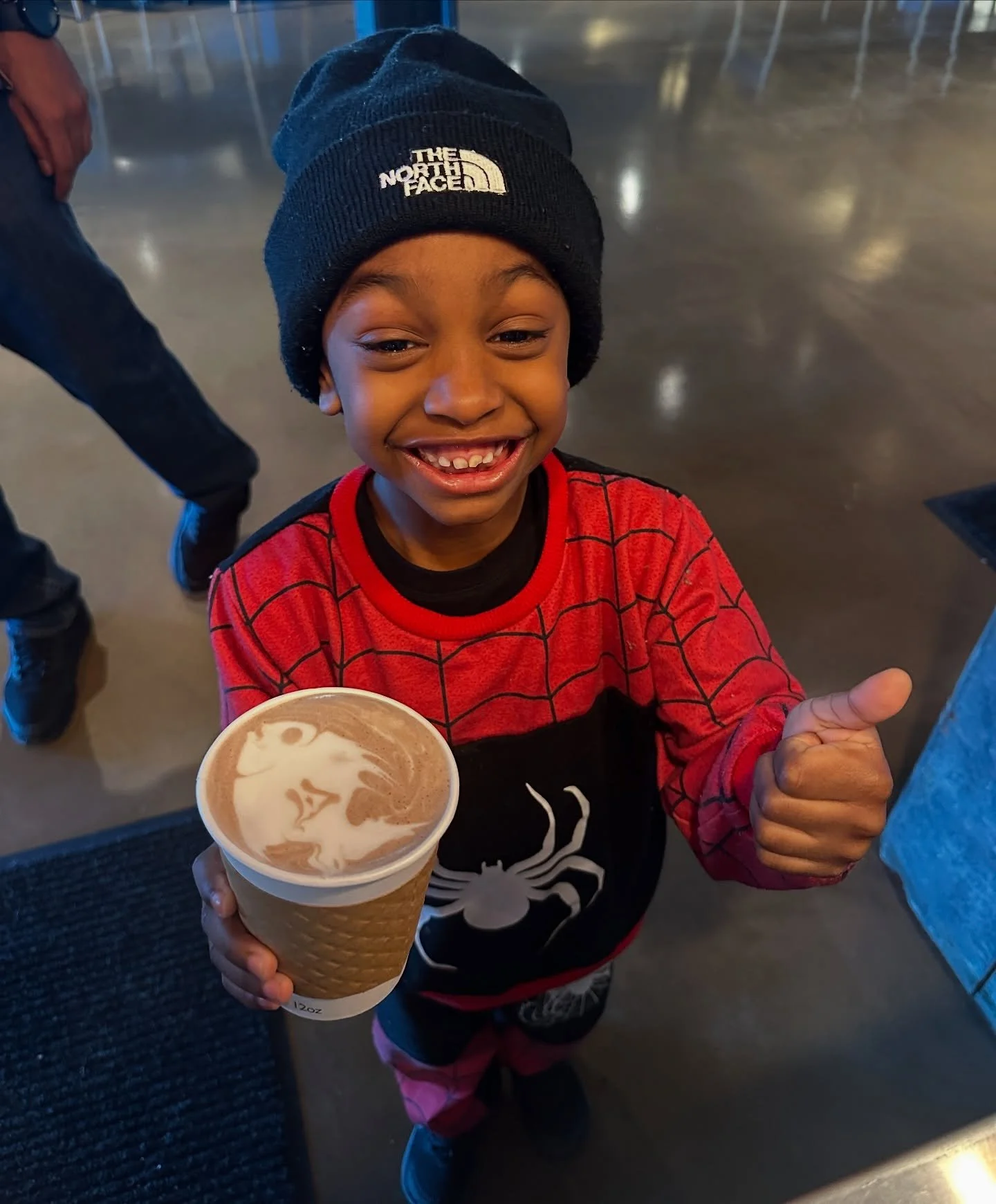 My little fan :)
#kid #cute #child #latte #latteart #coffee #coffeeshop #barista #baristatraining #boston #ma #mass #massachusetts #art