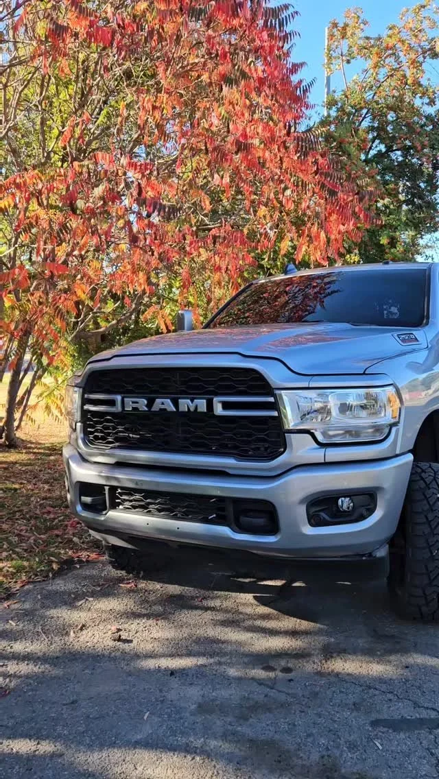 Cummins is looking chef's kiss 🙌
#detailersofinstagram #fypシ #fypシ゚viral #detailing #carwashbaby #detailersofinstagram #detailers #diesel #cumminsnation #clean #cummingsdiesel