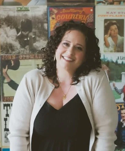 Threads Consignment Boutique: Meet Angela